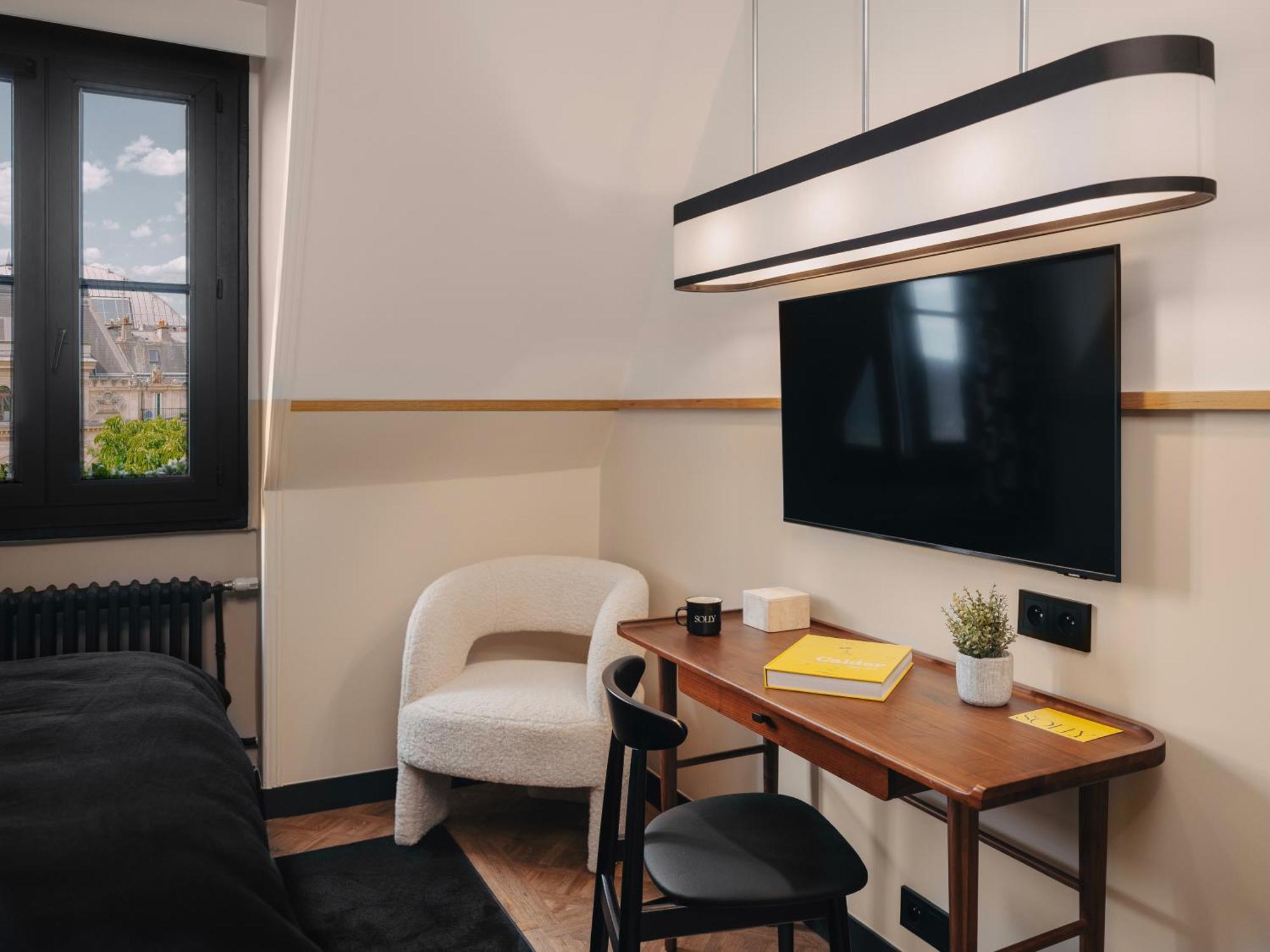 Cosy Room Paris View