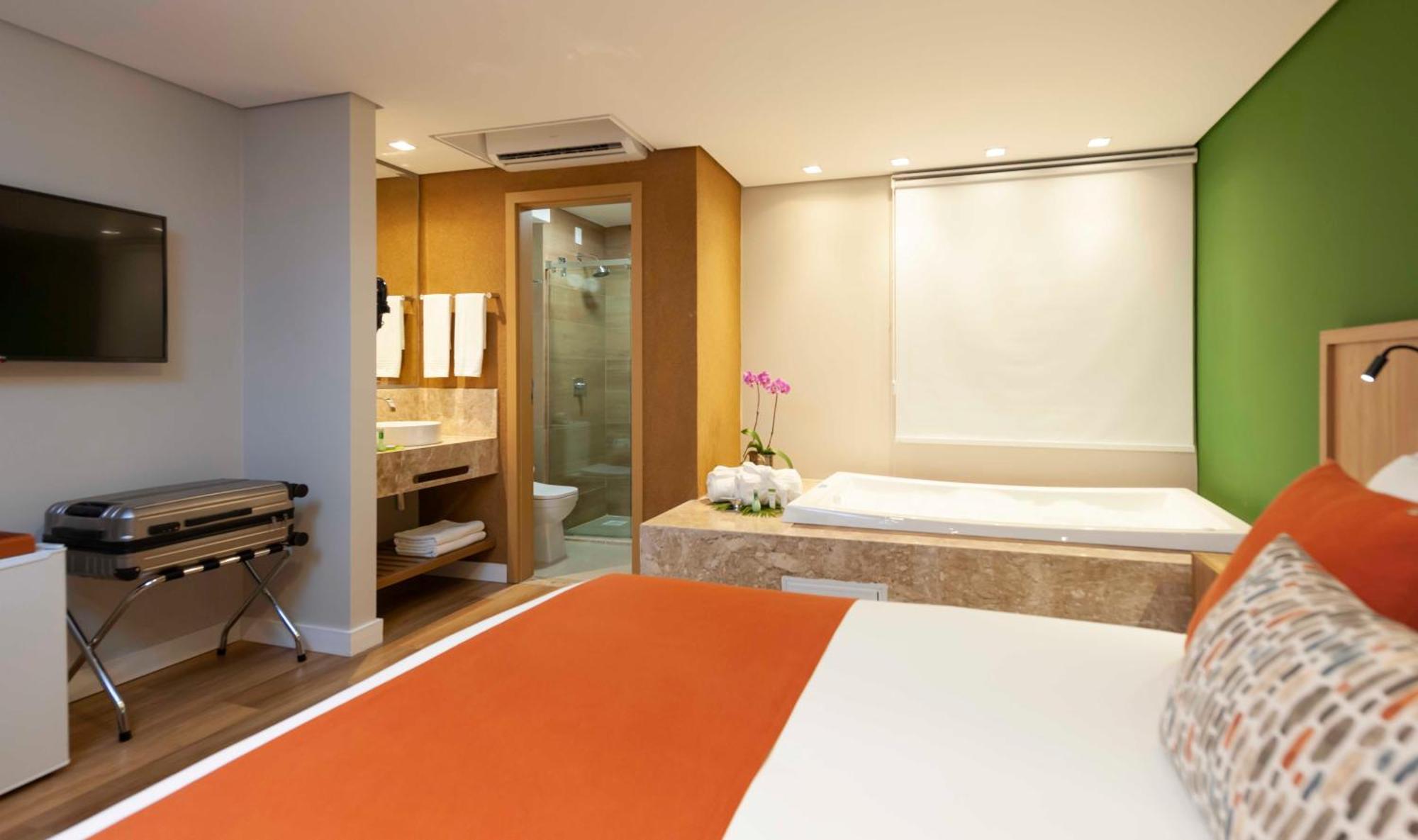 Luxury Room with Hot Tub