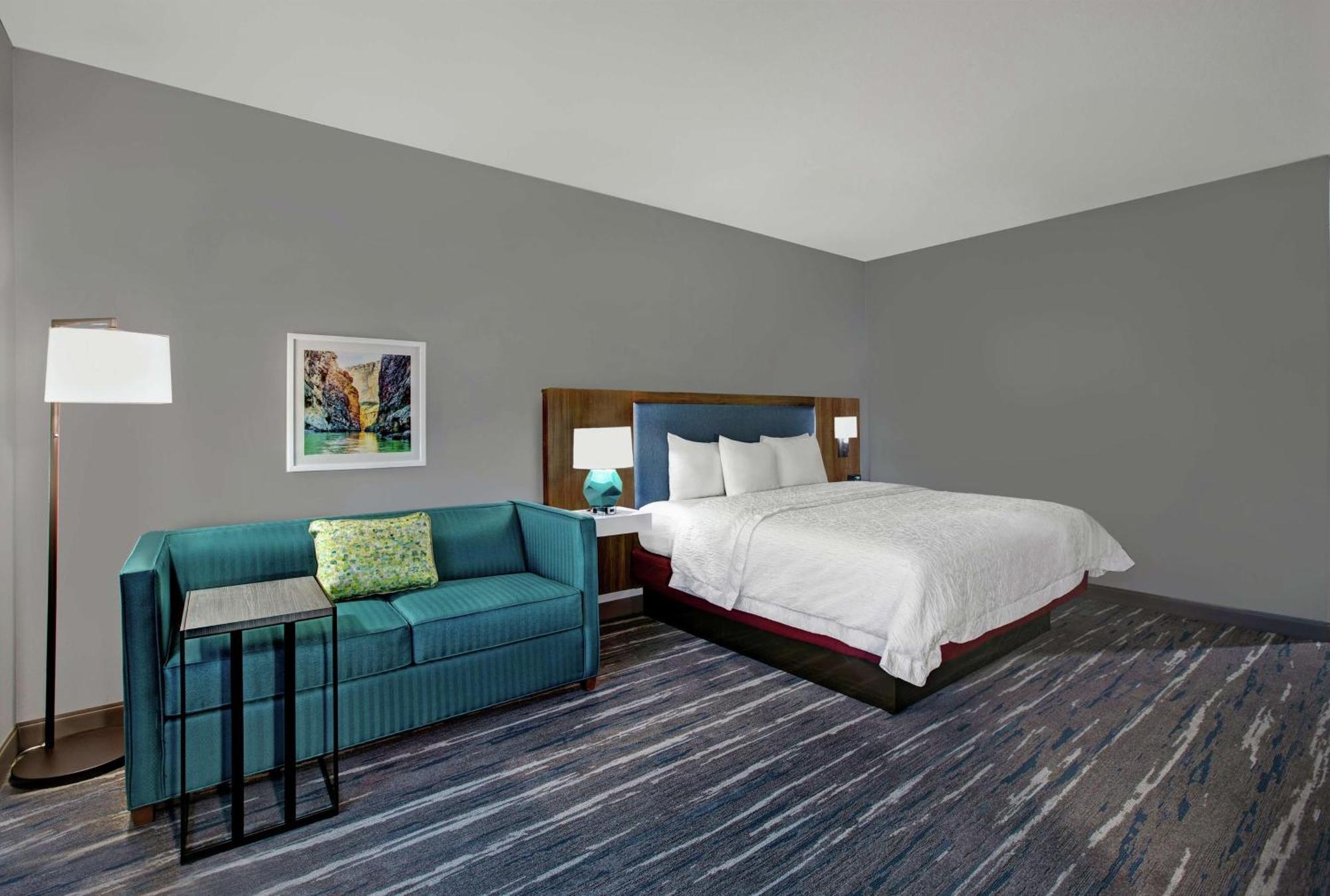 King Room with Sofa Bed - Non-Smoking