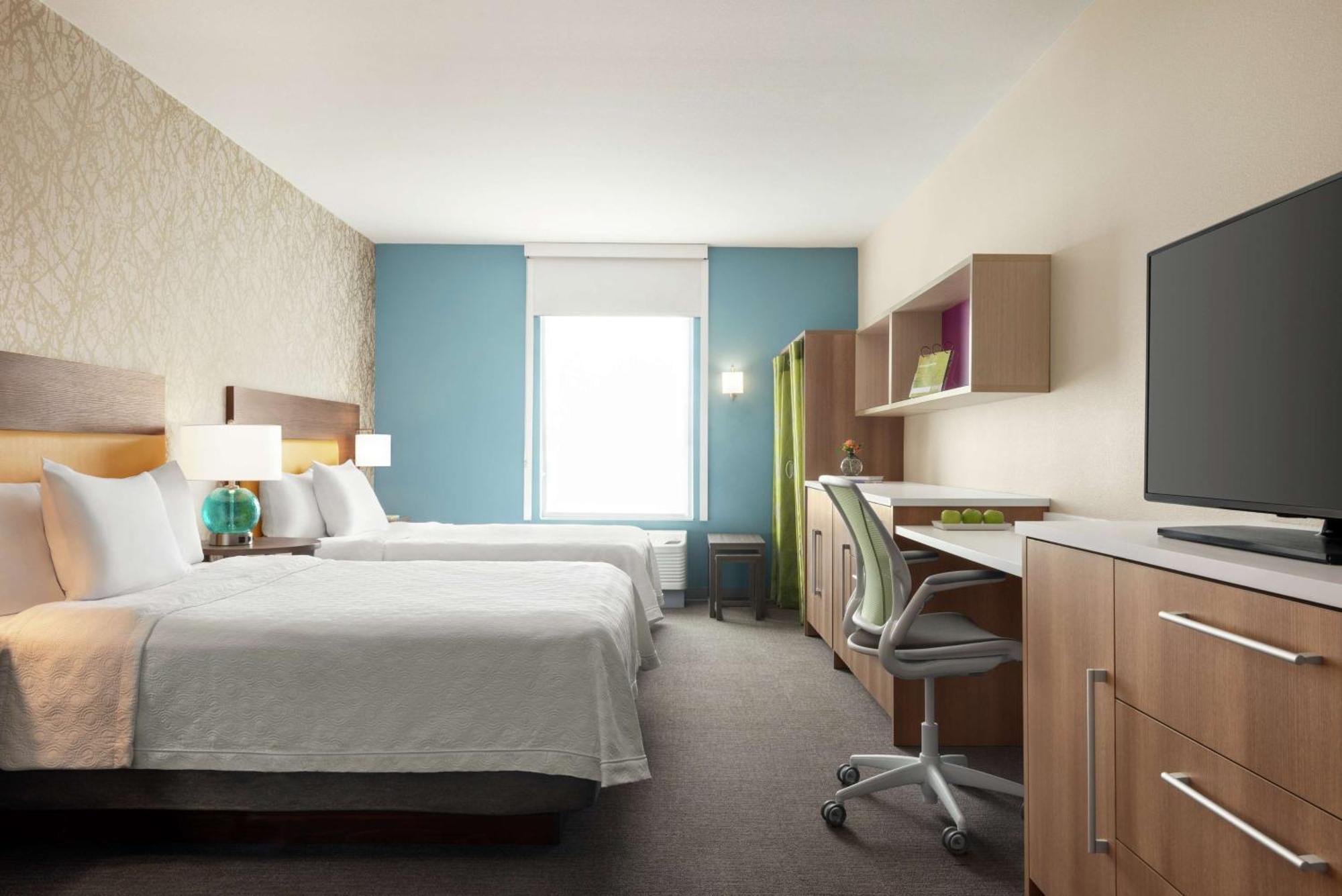Queen Studio with Two Queen Beds - Non-Smoking
