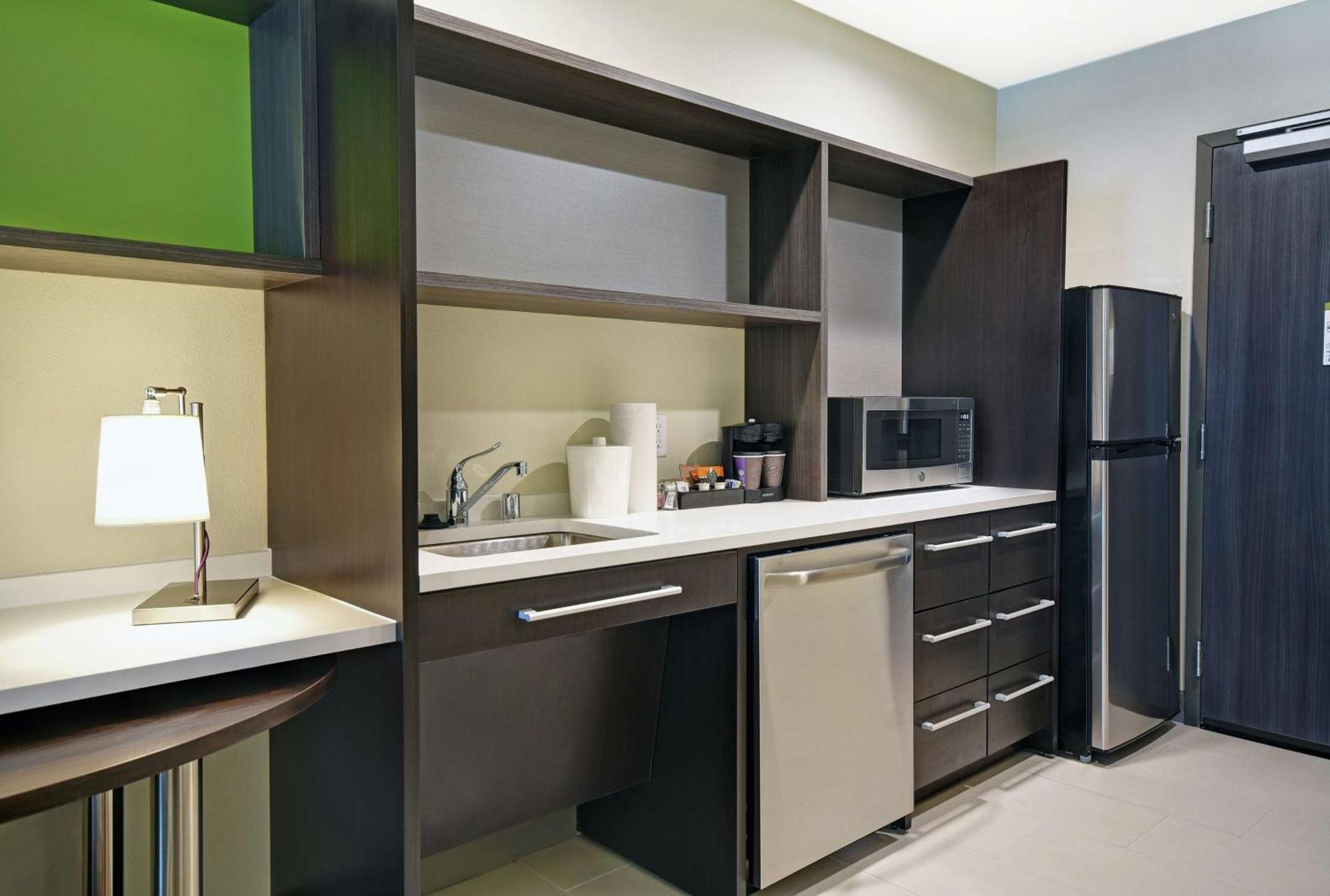 Queen Studio with Two Queen Beds - Mobility and Hearing Access/Non-Smoking