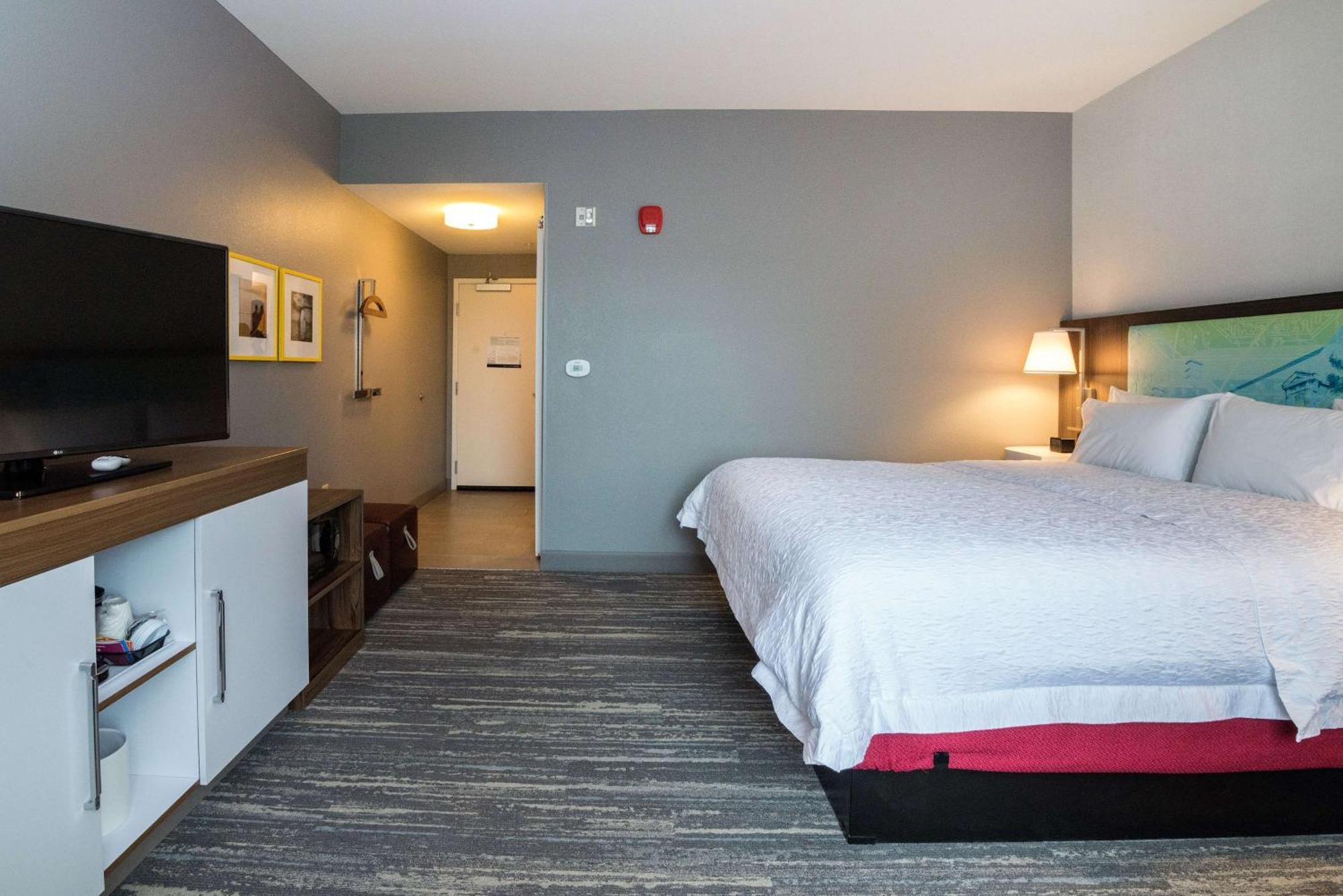 King Room - Mobility/Hearing Accessible