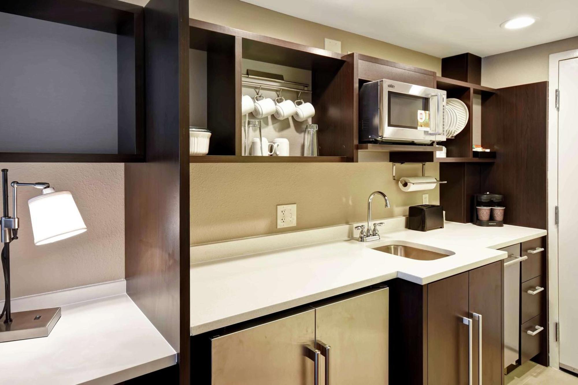 King Suite - Mobility Access/Non-Smoking