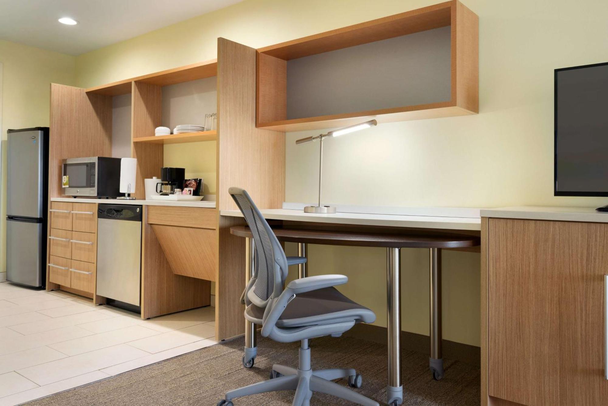 Queen Studio with Two Queen Beds - Mobility and Hearing Access/Non-Smoking