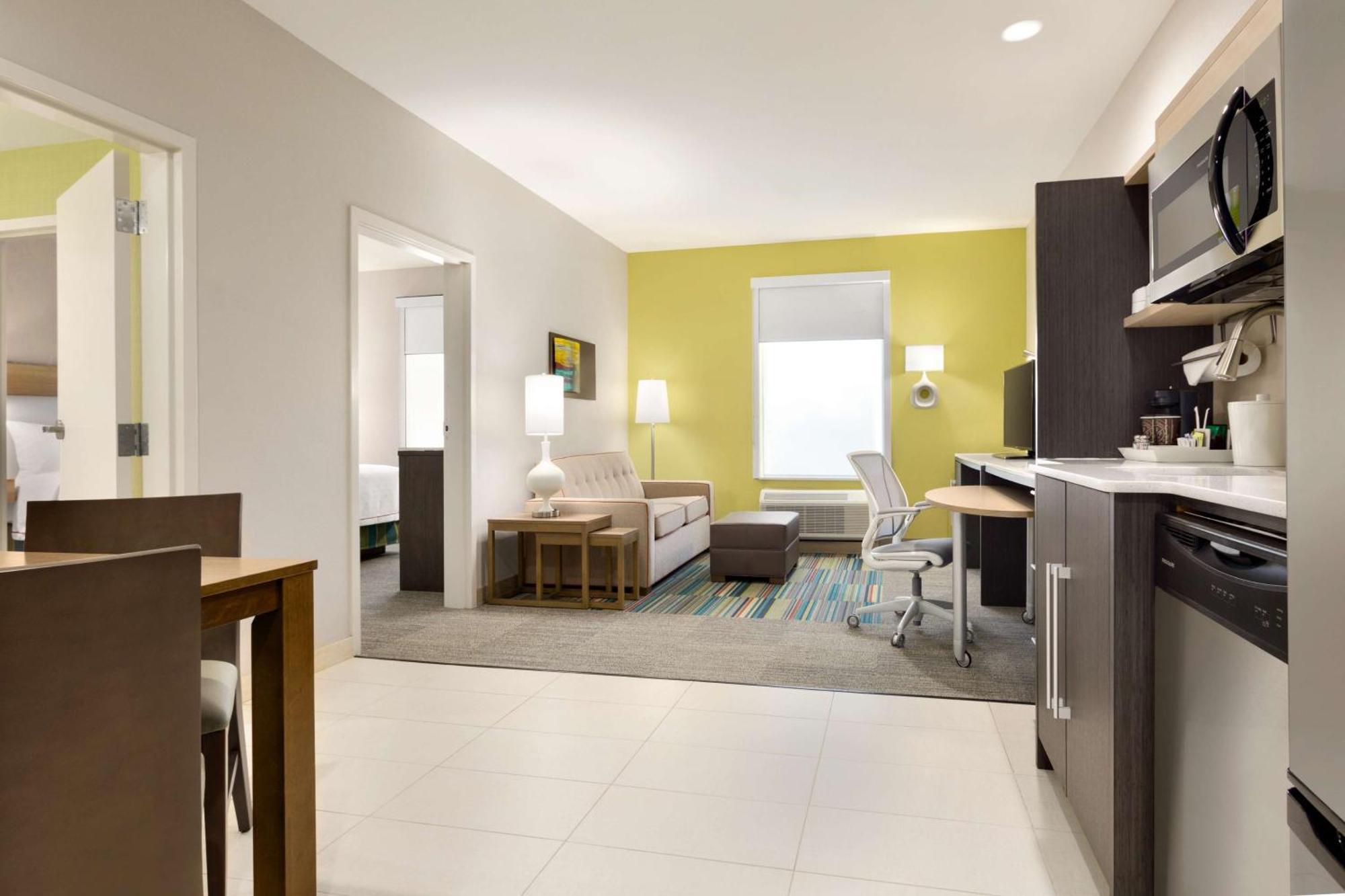One-Bedroom King Suite - Non-Smoking