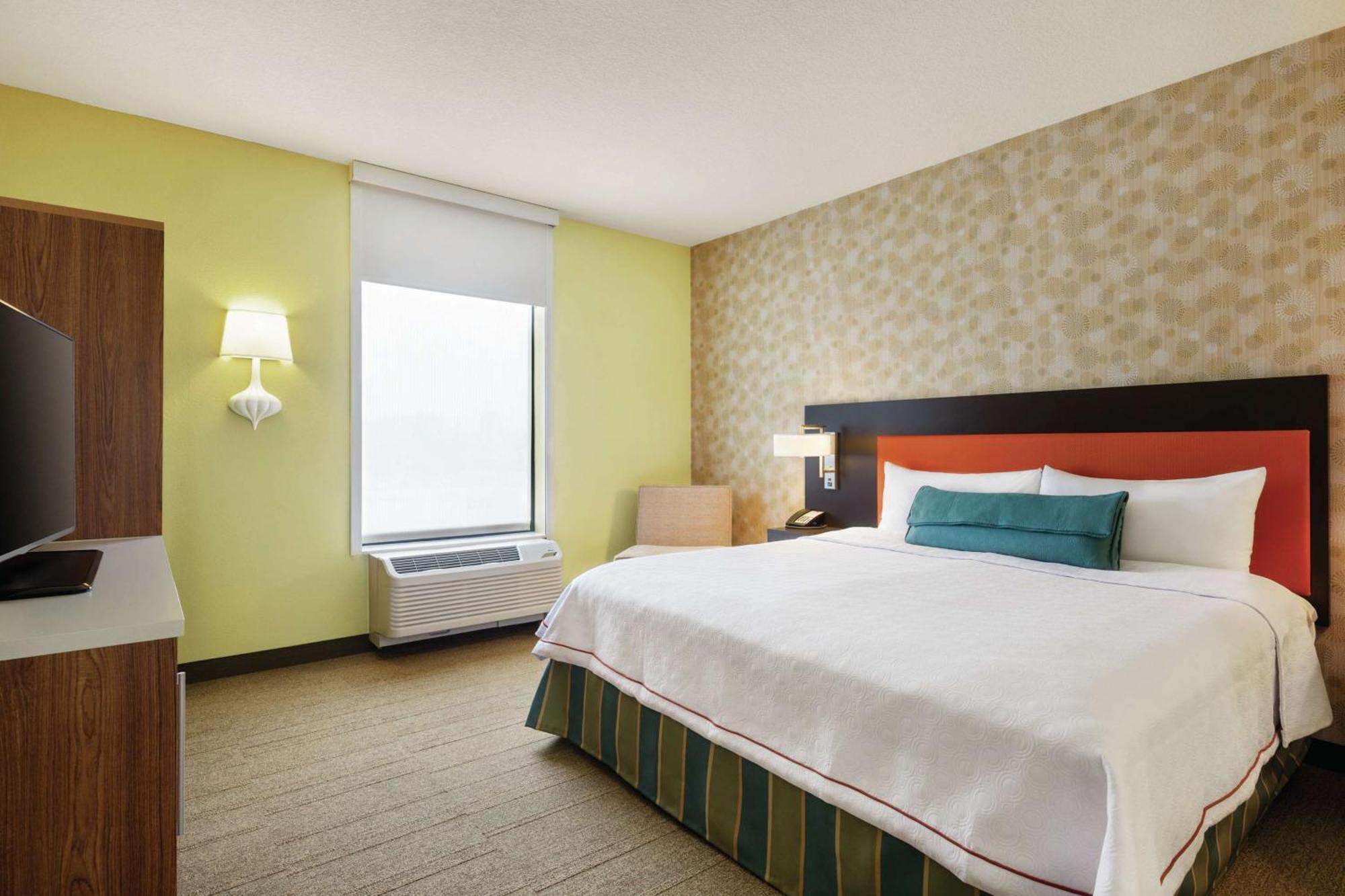 One-Bedroom King Suite - Non-Smoking