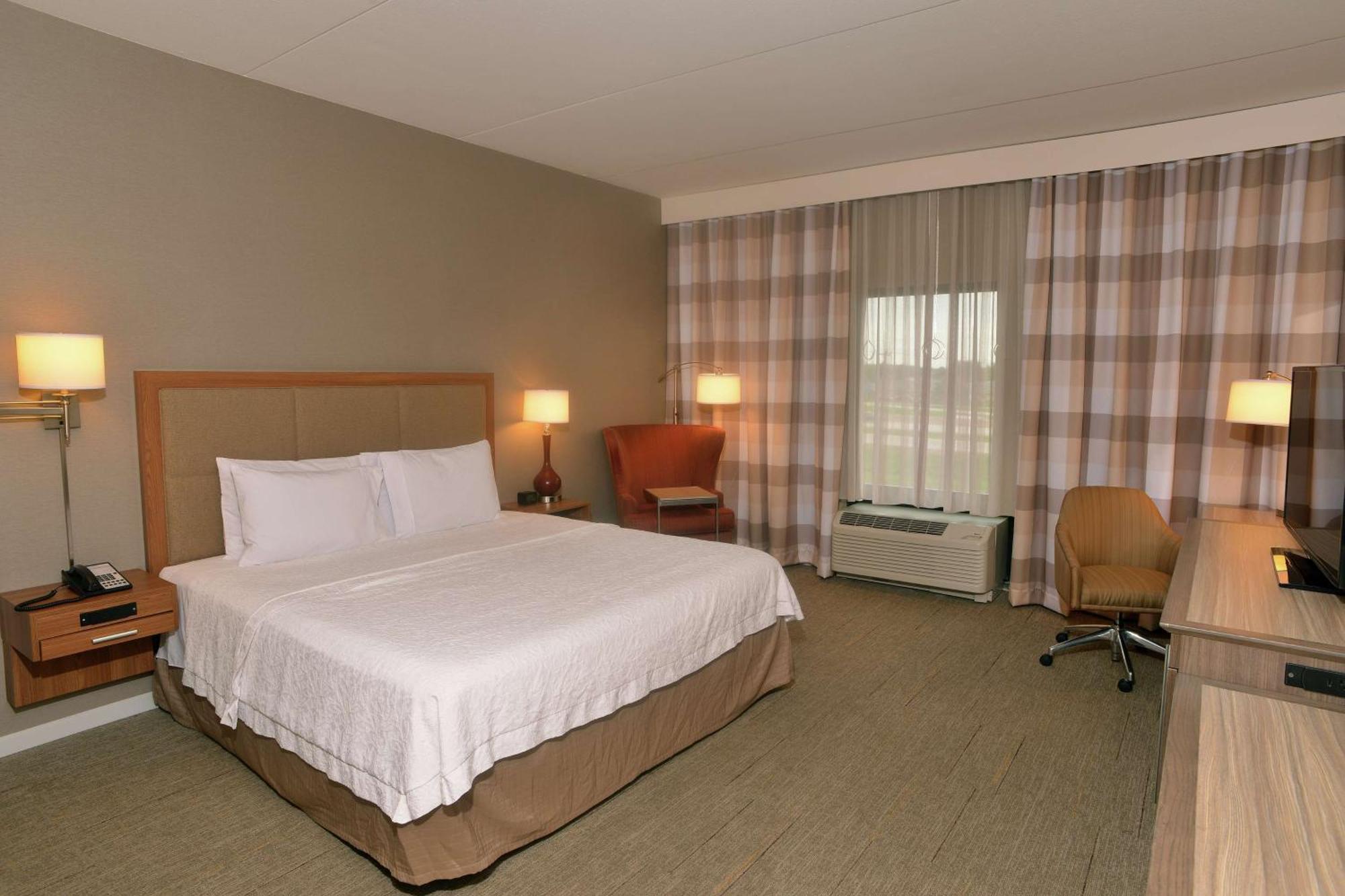 King Room Roll Shower Mobility or Hearing Accessible