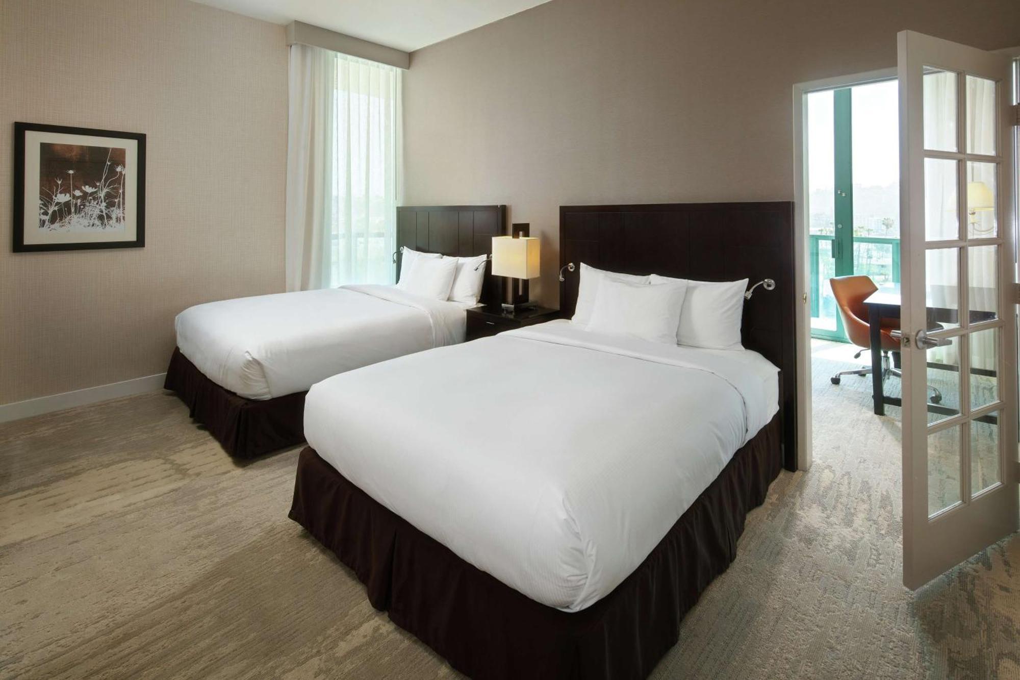 Two-Bedroom Queen Suite