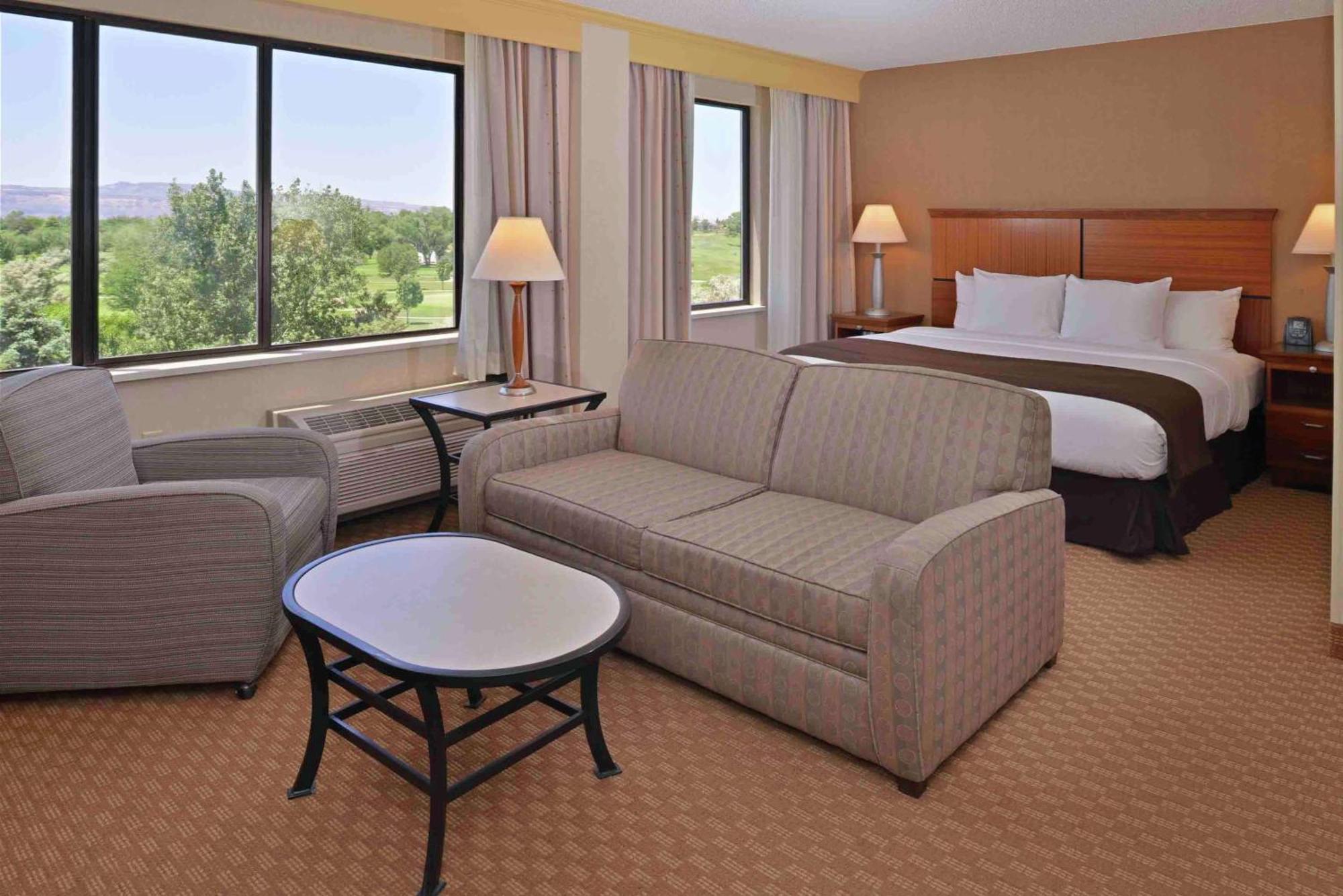 Junior King Suite with Spa Bath