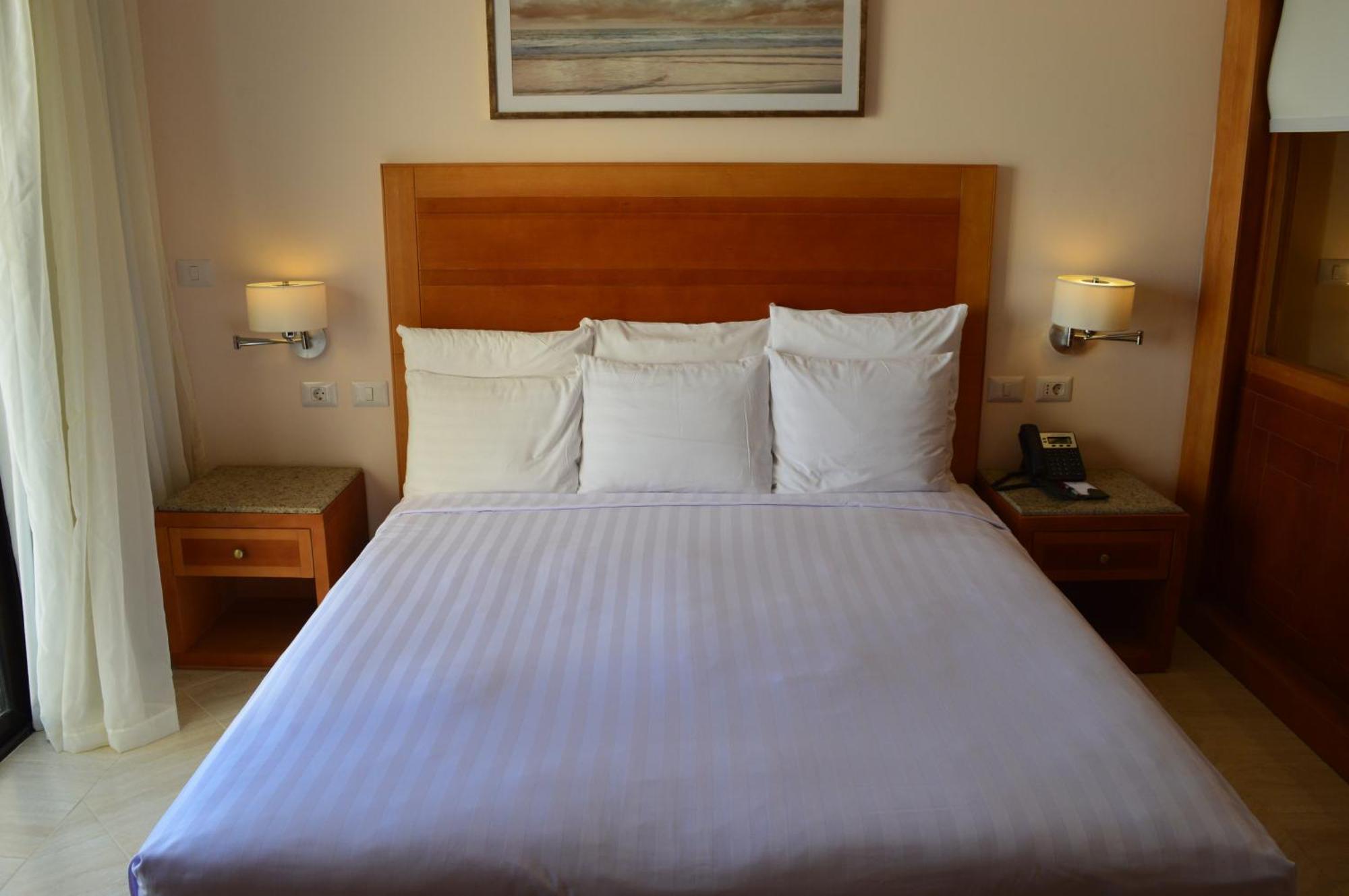Deluxe Double Room Side Sea View