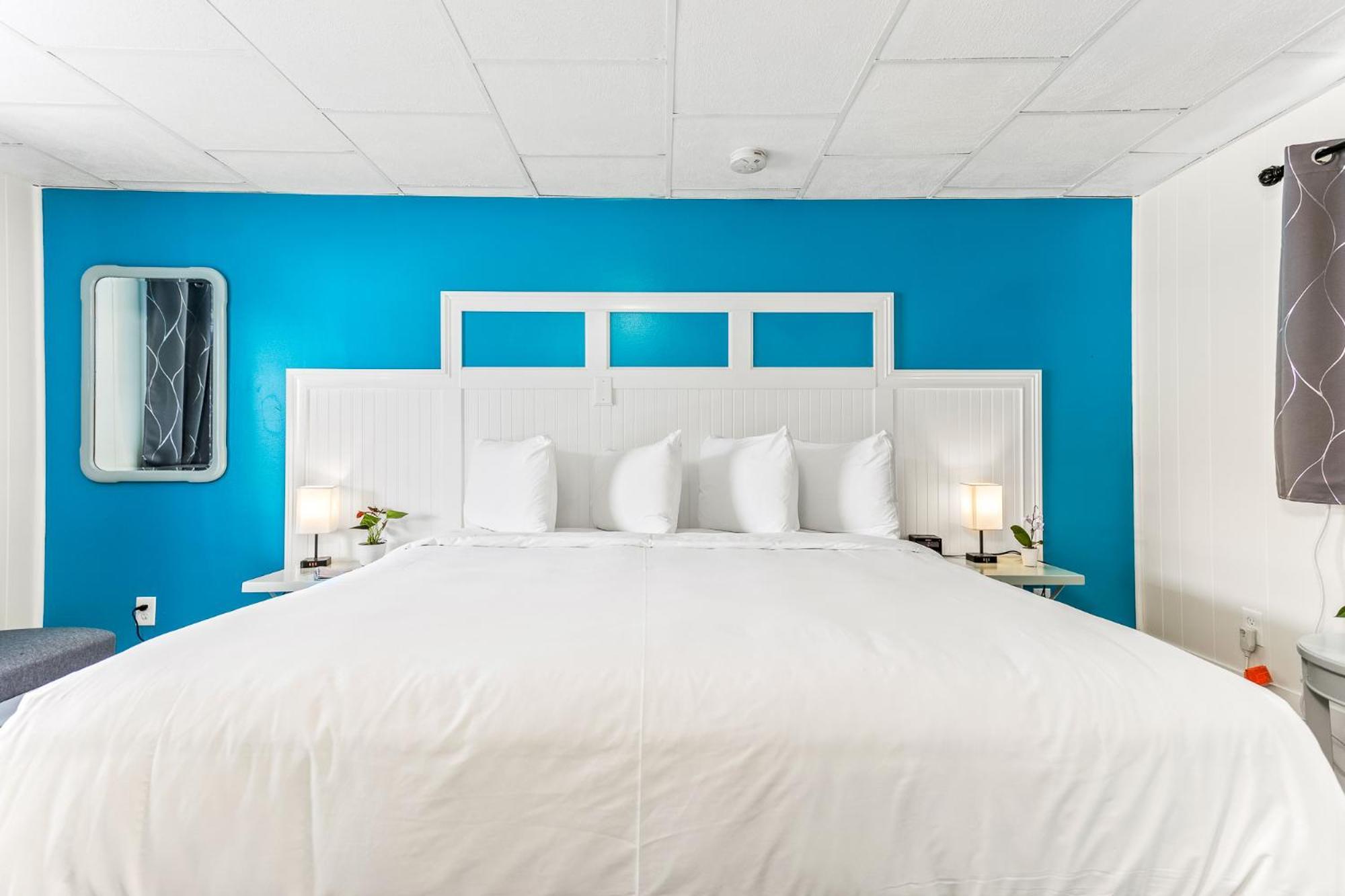 Standard King Room