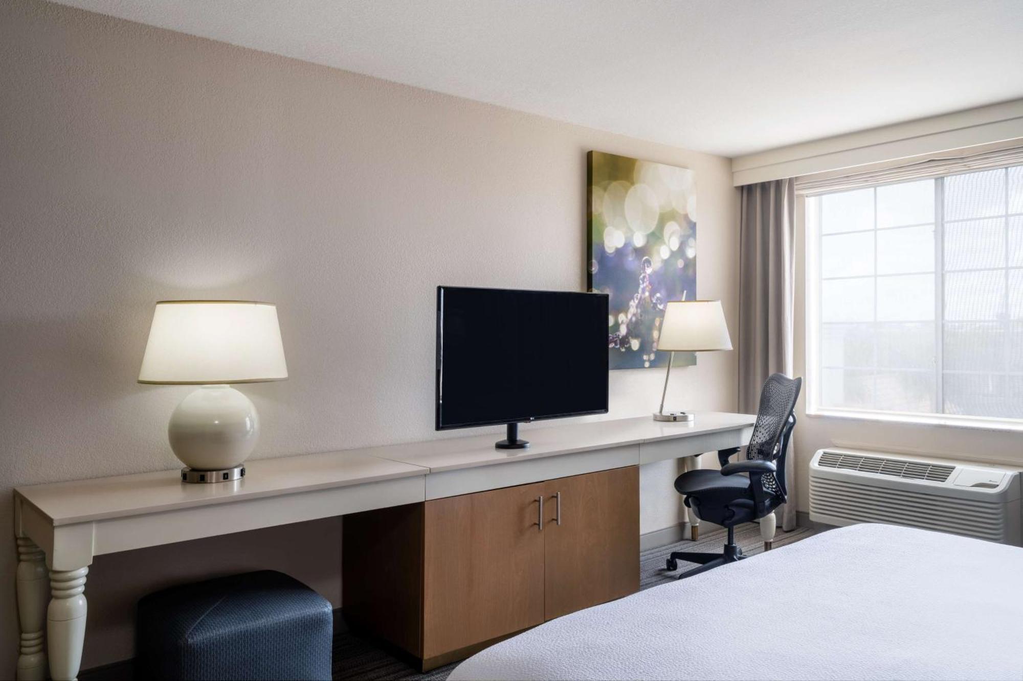 Kamer met Kingsize Bed en Bad - Geschikt voor Personen met een Lichamelijke Beperking