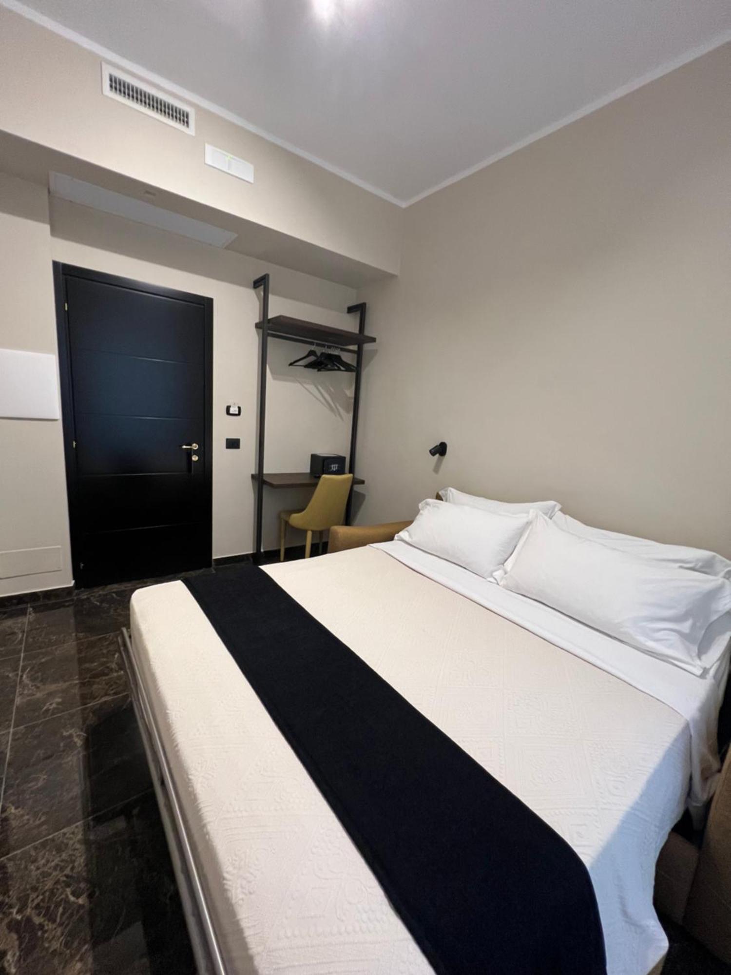 Standard Double Room,1557843289:JPEG