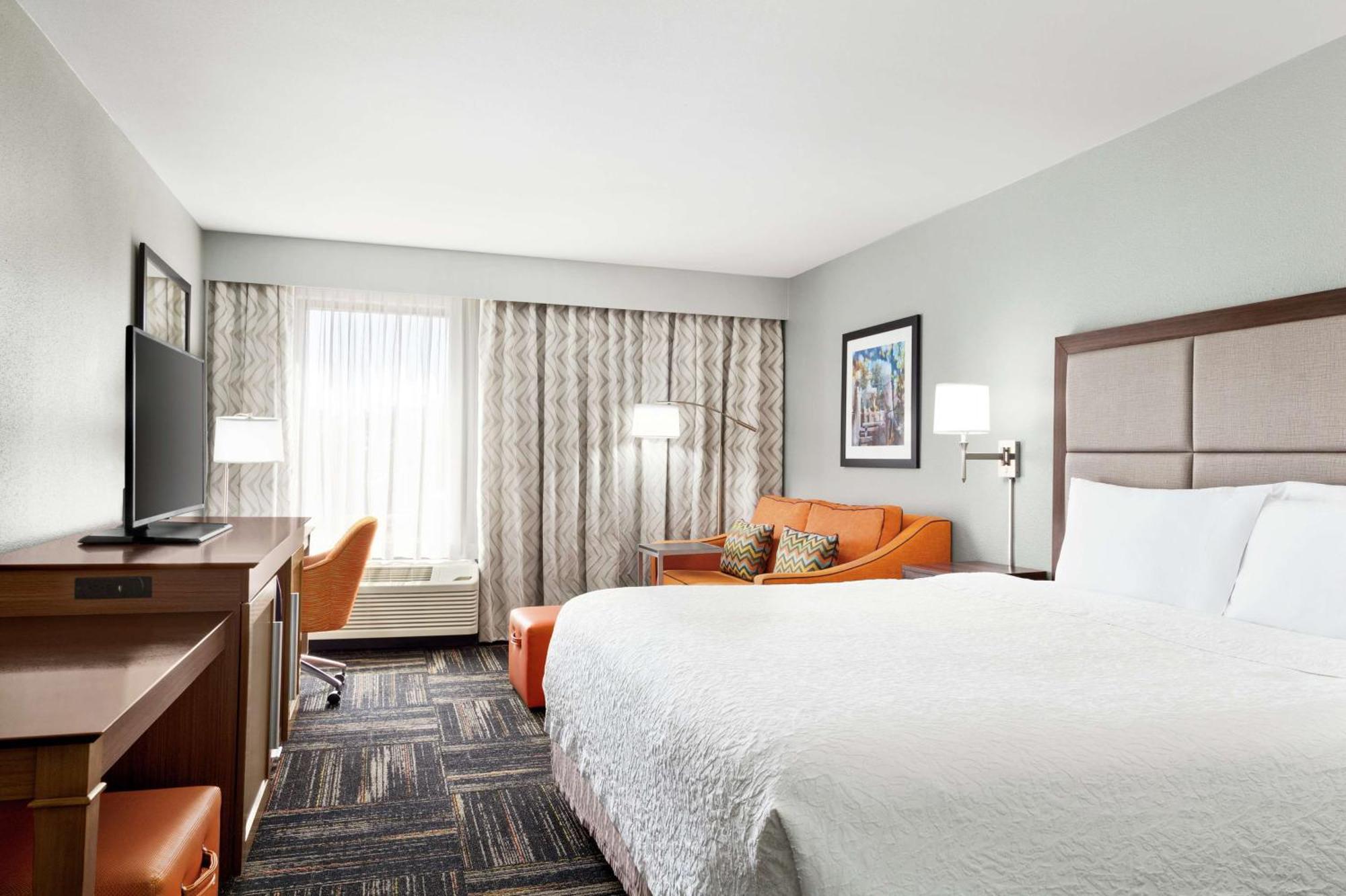 King Room with Sofa Bed and Study - Non-Smoking