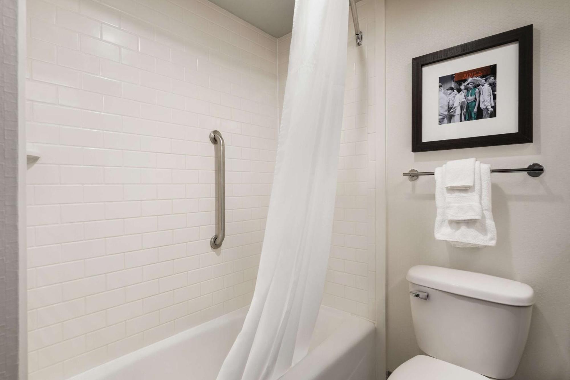 Chambre Lit King-Size avec Canapé-Lit - Non-Fumeurs