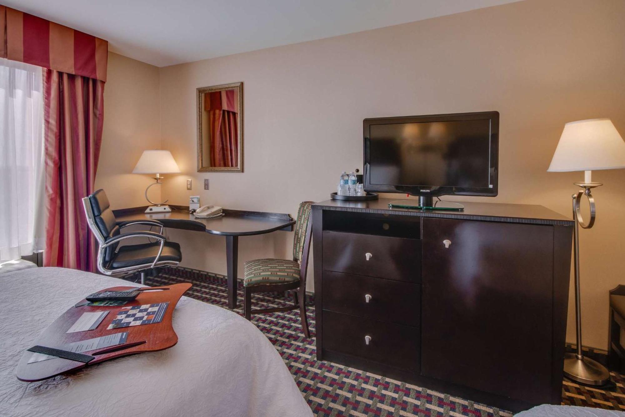 Room with Two Queen Beds - Non-Smoking