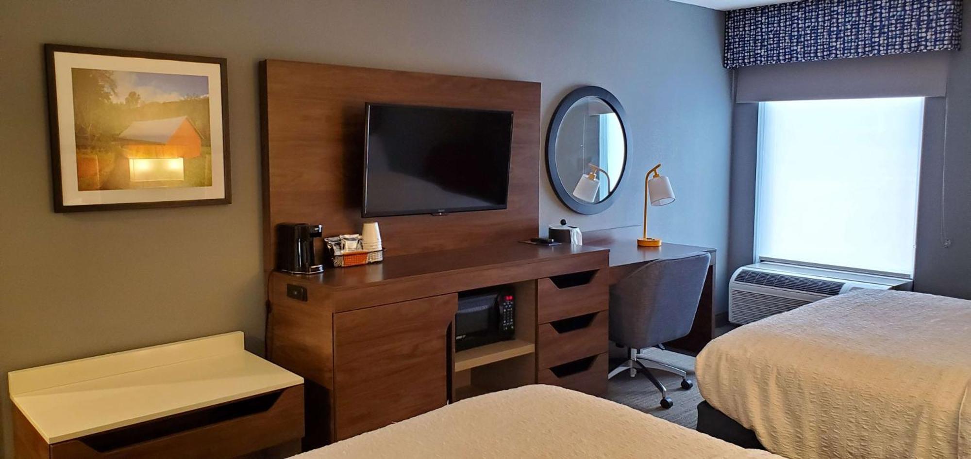 Room with Two Queen Beds - Non-Smoking