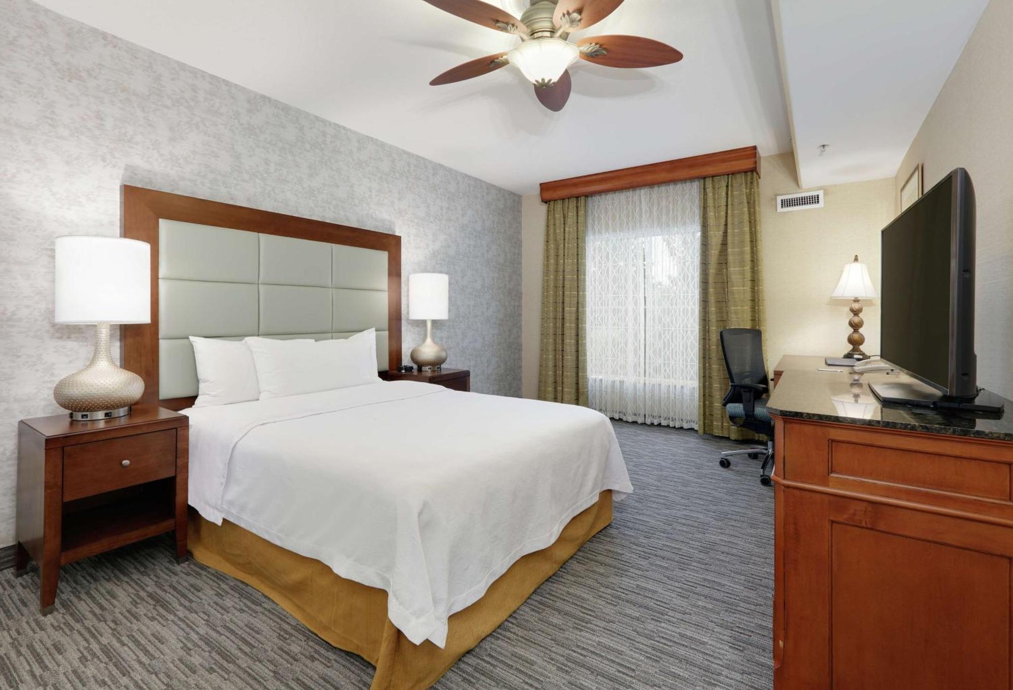 One-Bedroom King Suite Non-Smoking