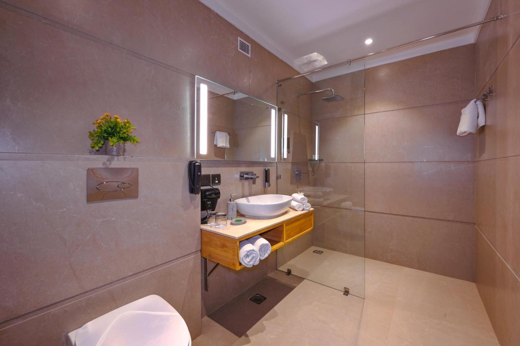 Executive Room 1 Double Bed on food beverages spa laundry 