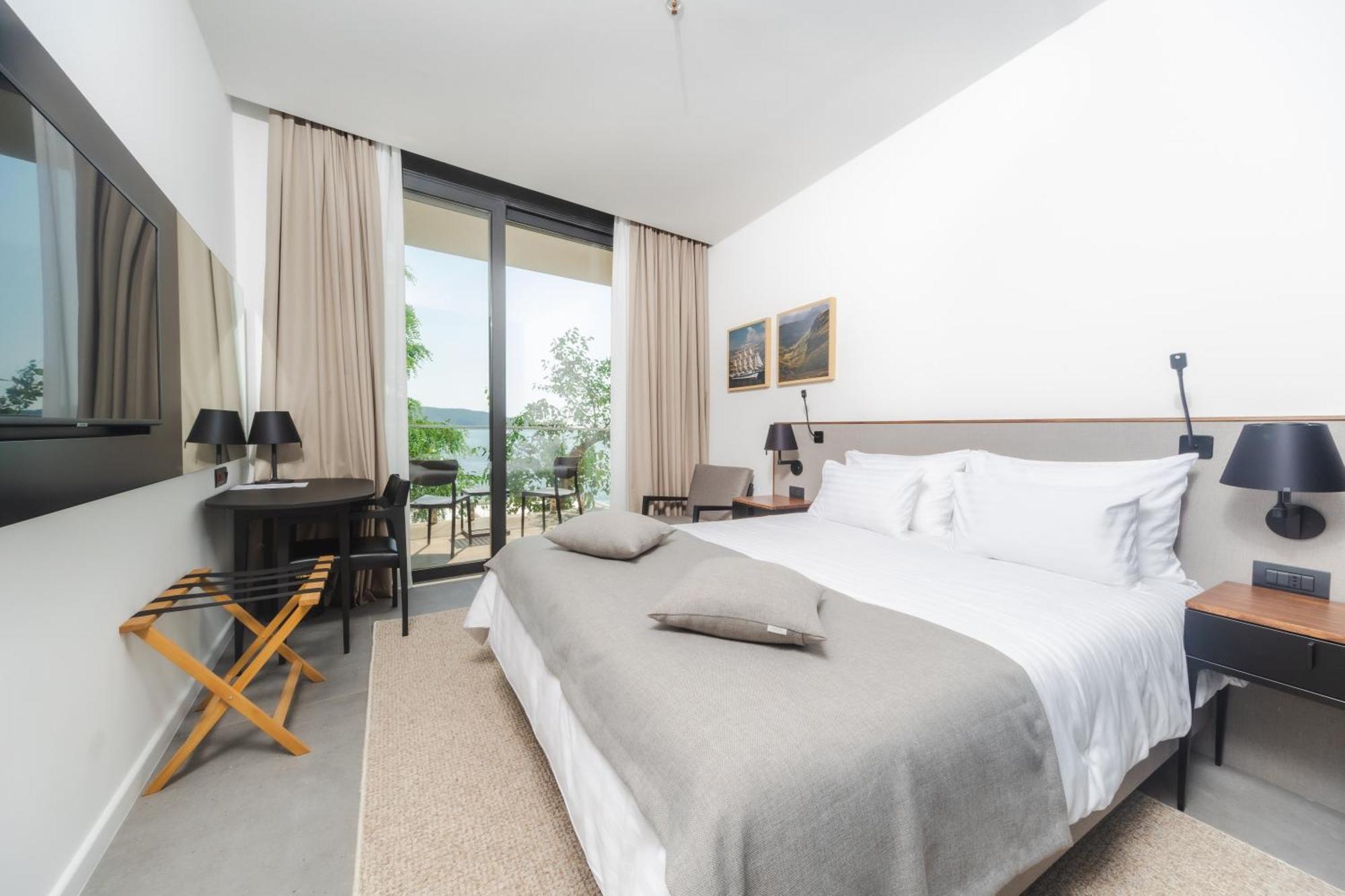 Deluxe Double Room with Sea View