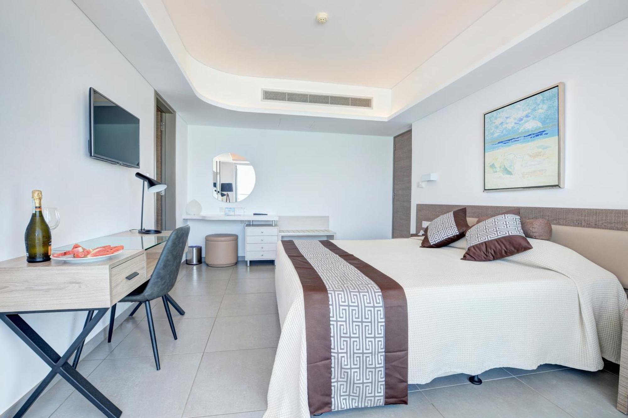 Deluxe Suite Sea View