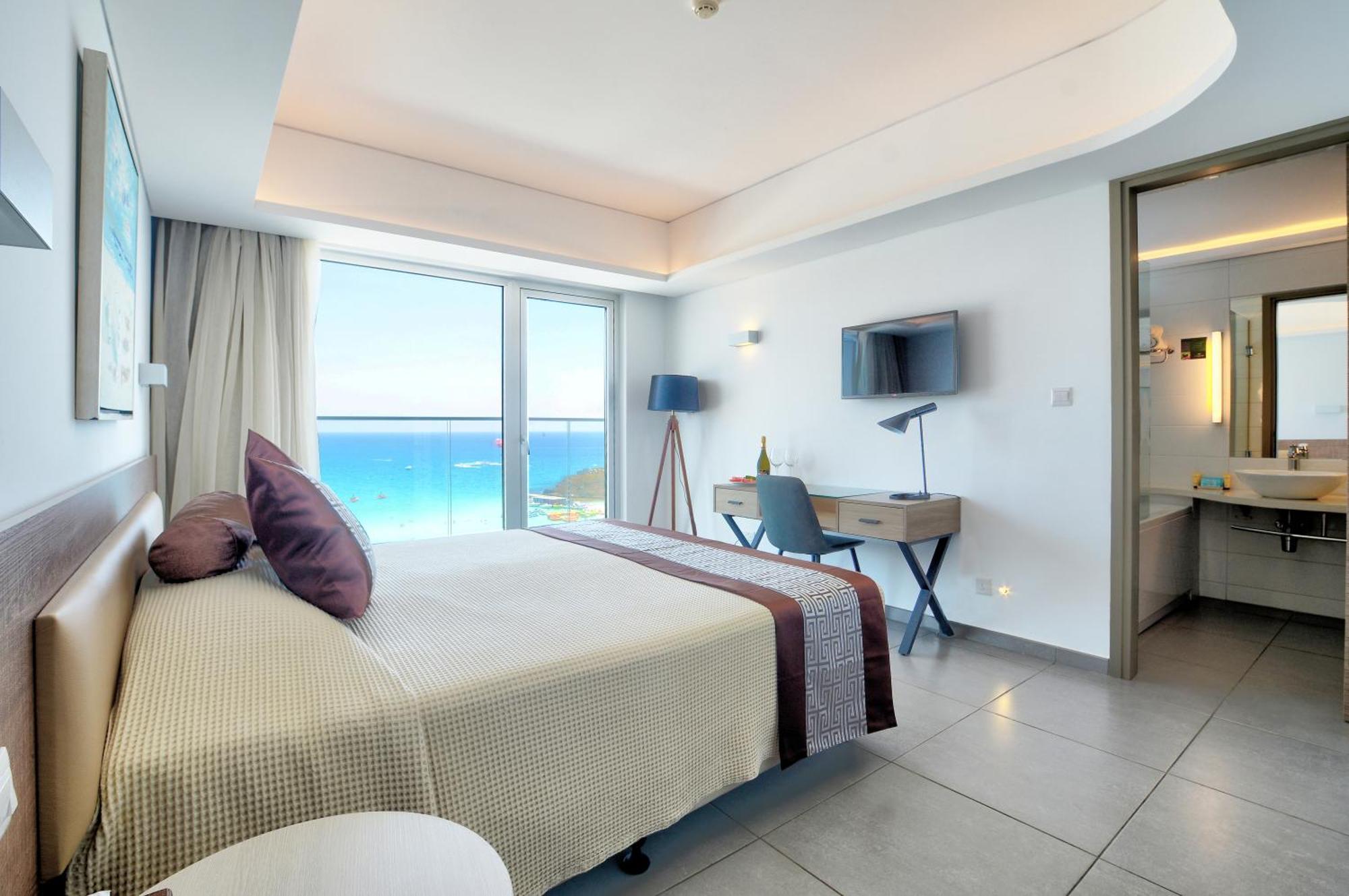 Deluxe Suite Sea View