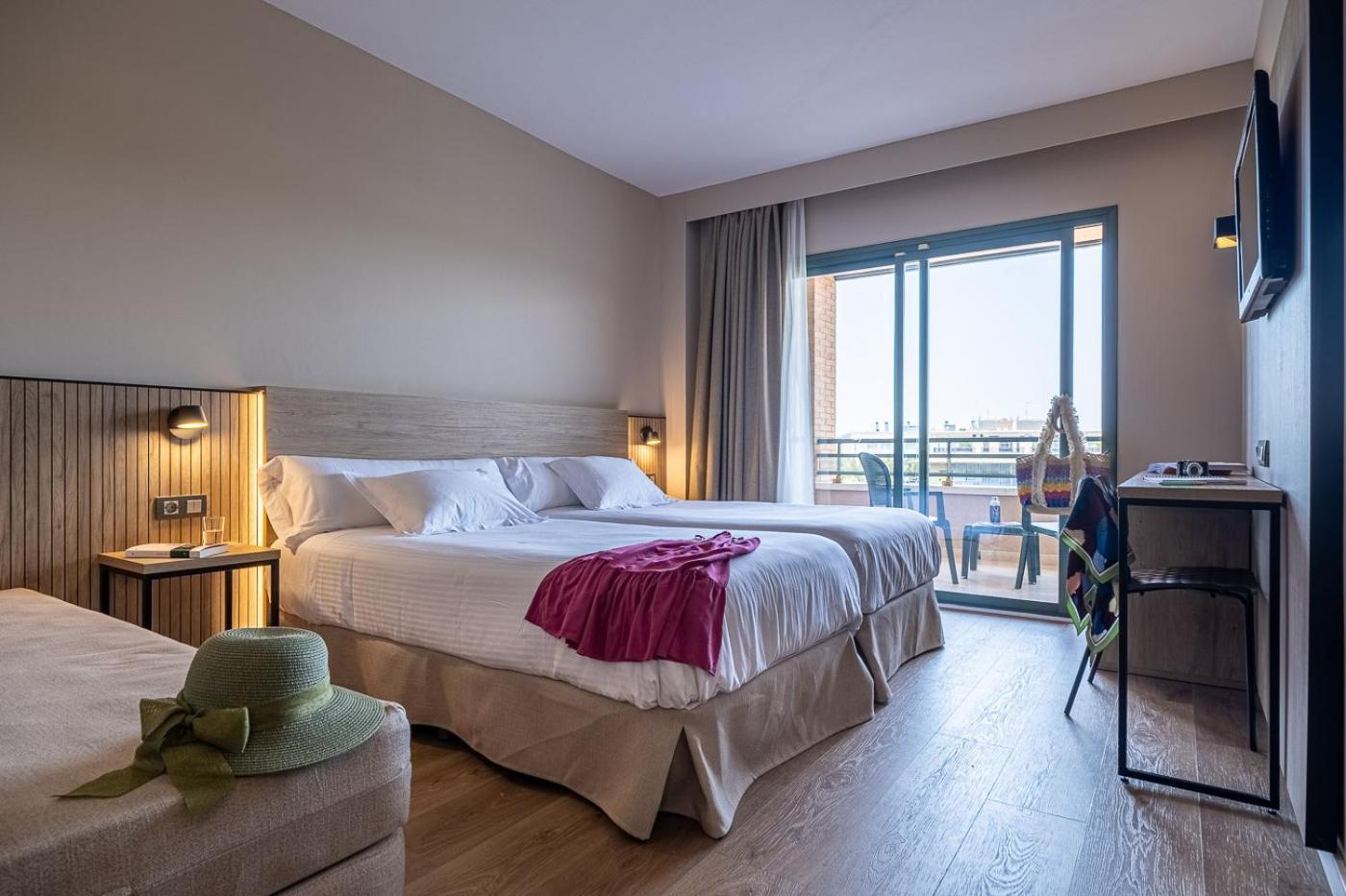 Superior Single Room,1558274395:JPEG
