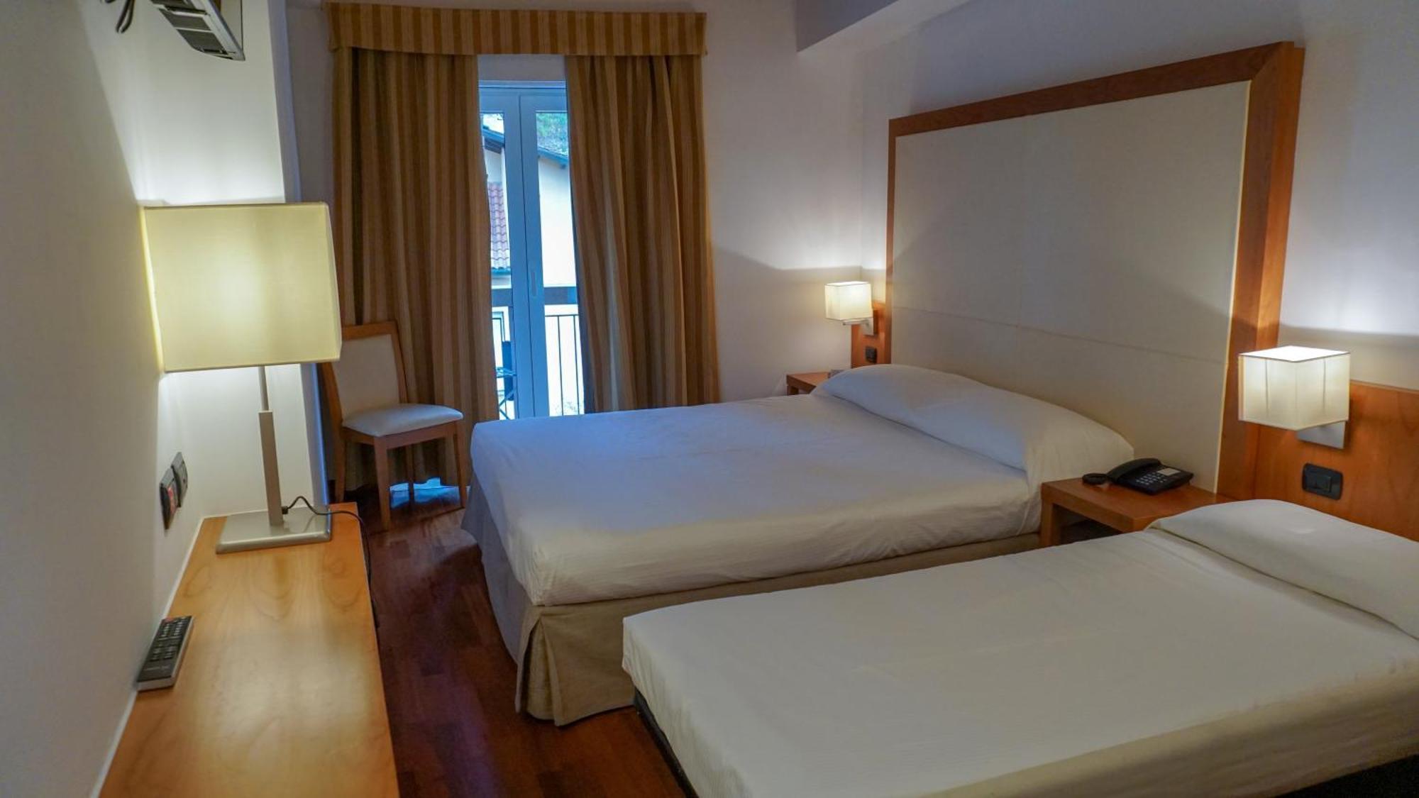 Triple Room with City View