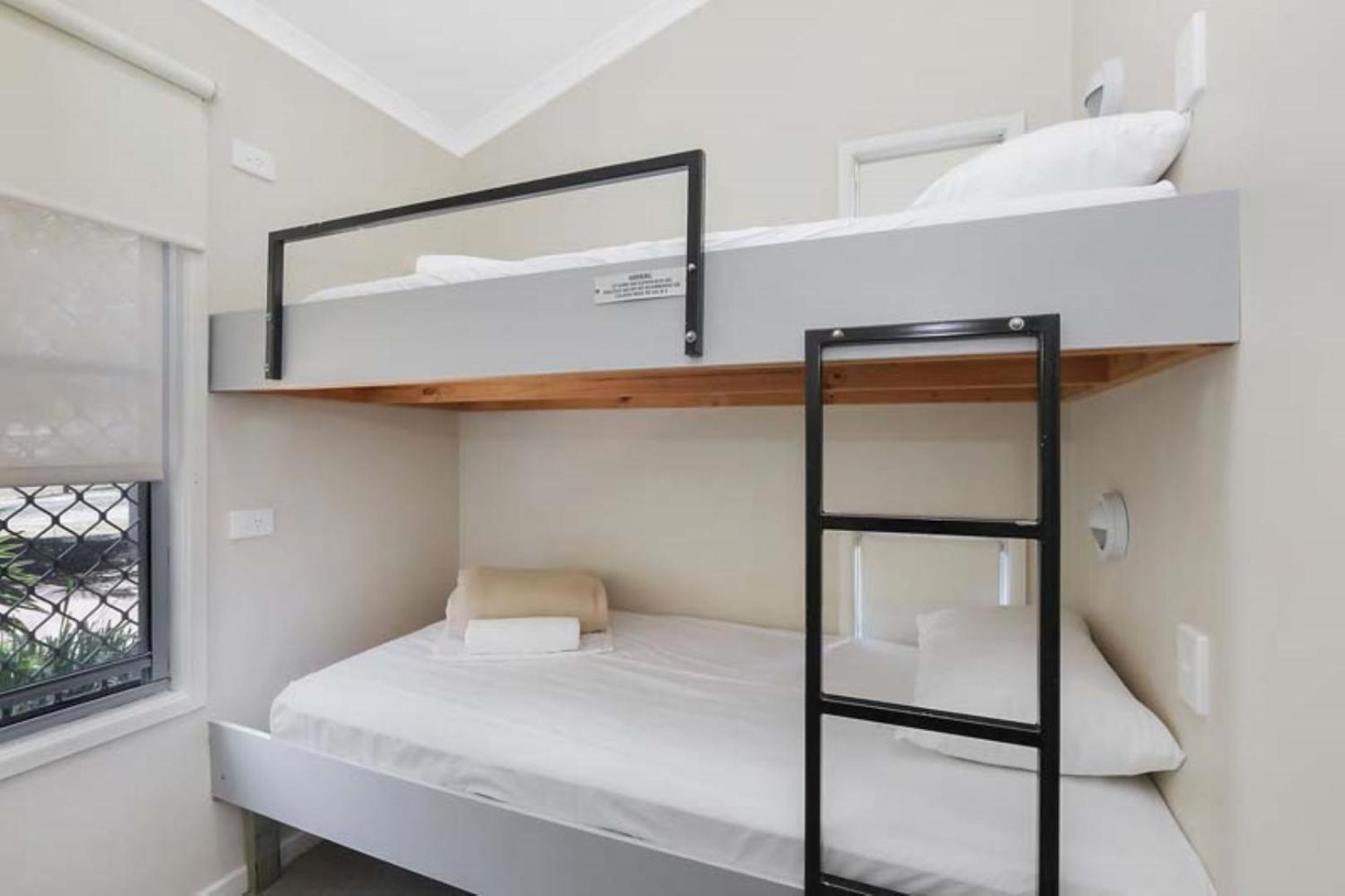 Deluxe Cabin - Sleeps 4