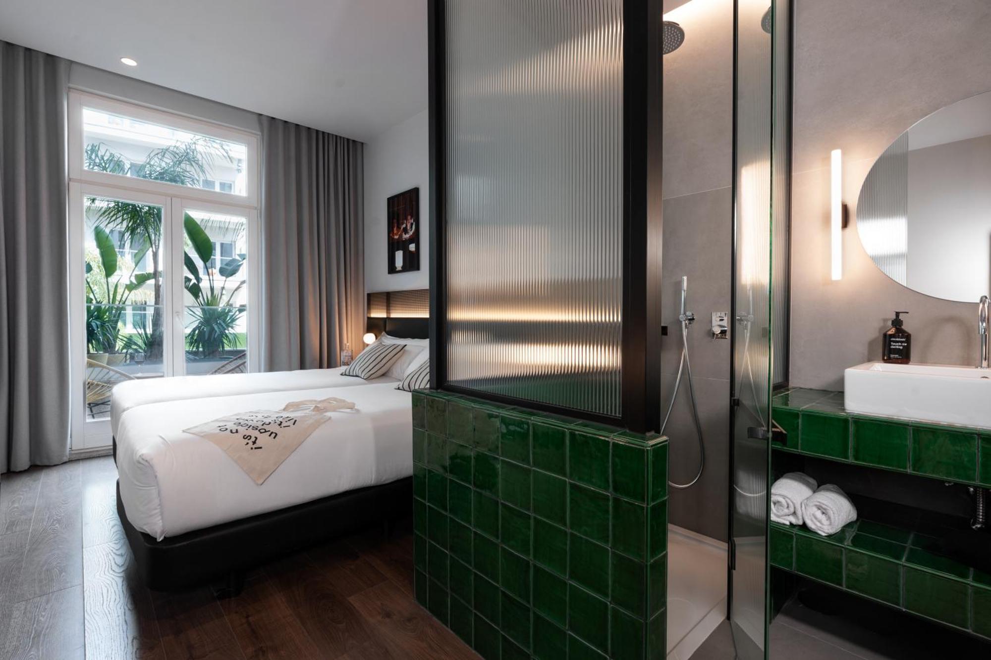 Deluxe Room Garden View with Balcony,1558432264:JPEG
