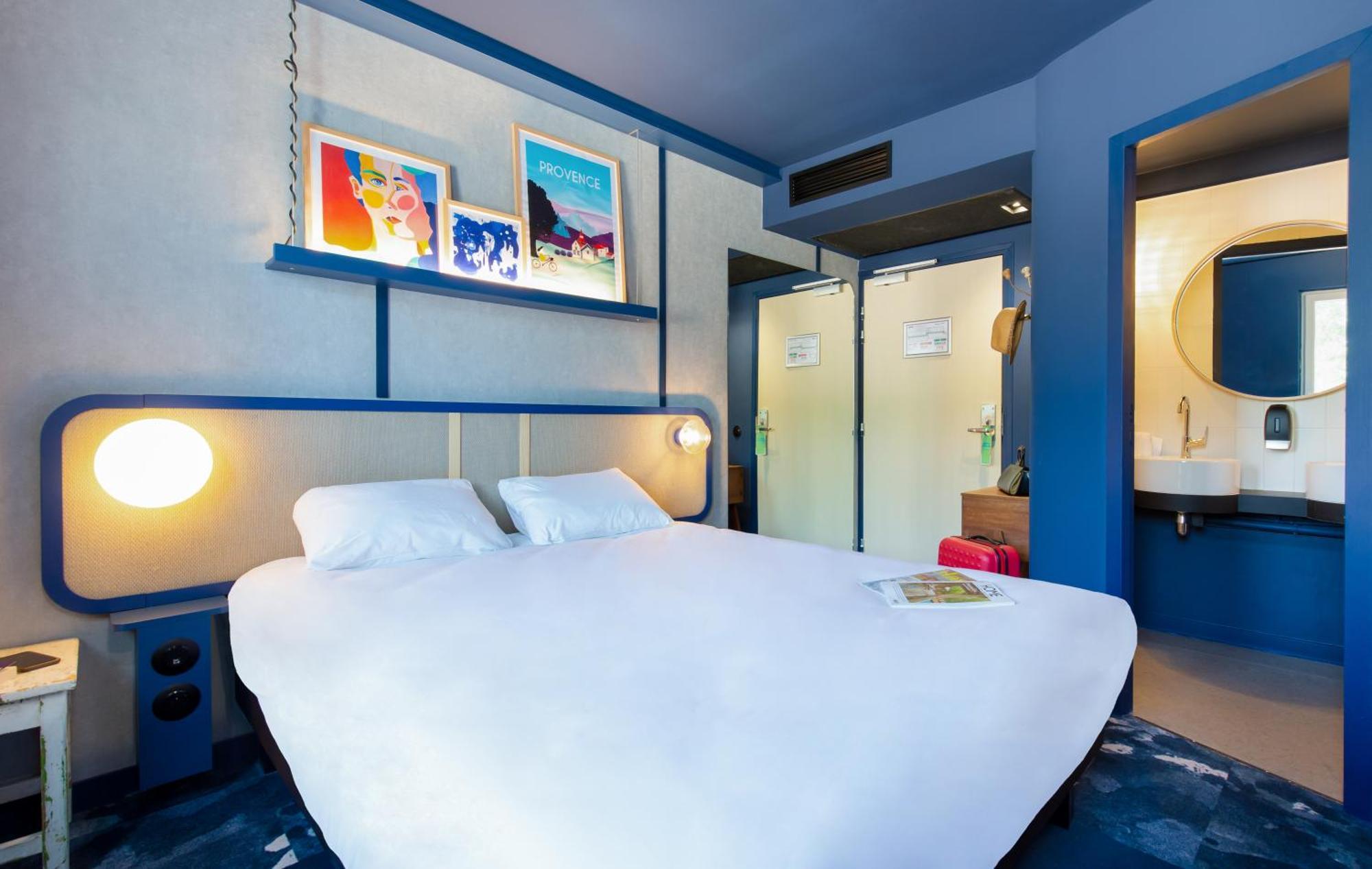 Chambre Familiale avec 1 Lit Double et 2 Lits Superposés