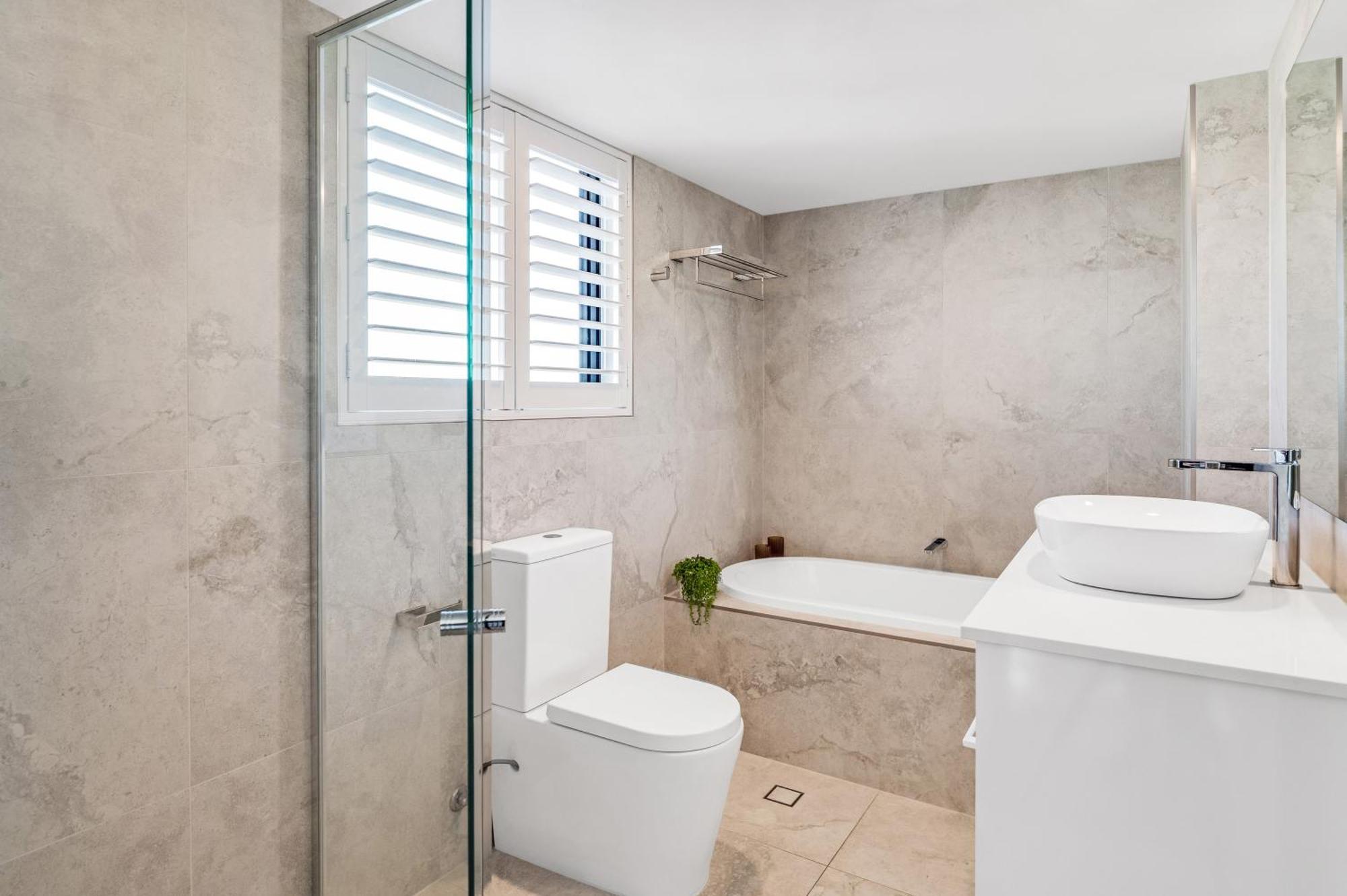 Three-Bedroom Apartment with Ocean View,1558466311:JPEG