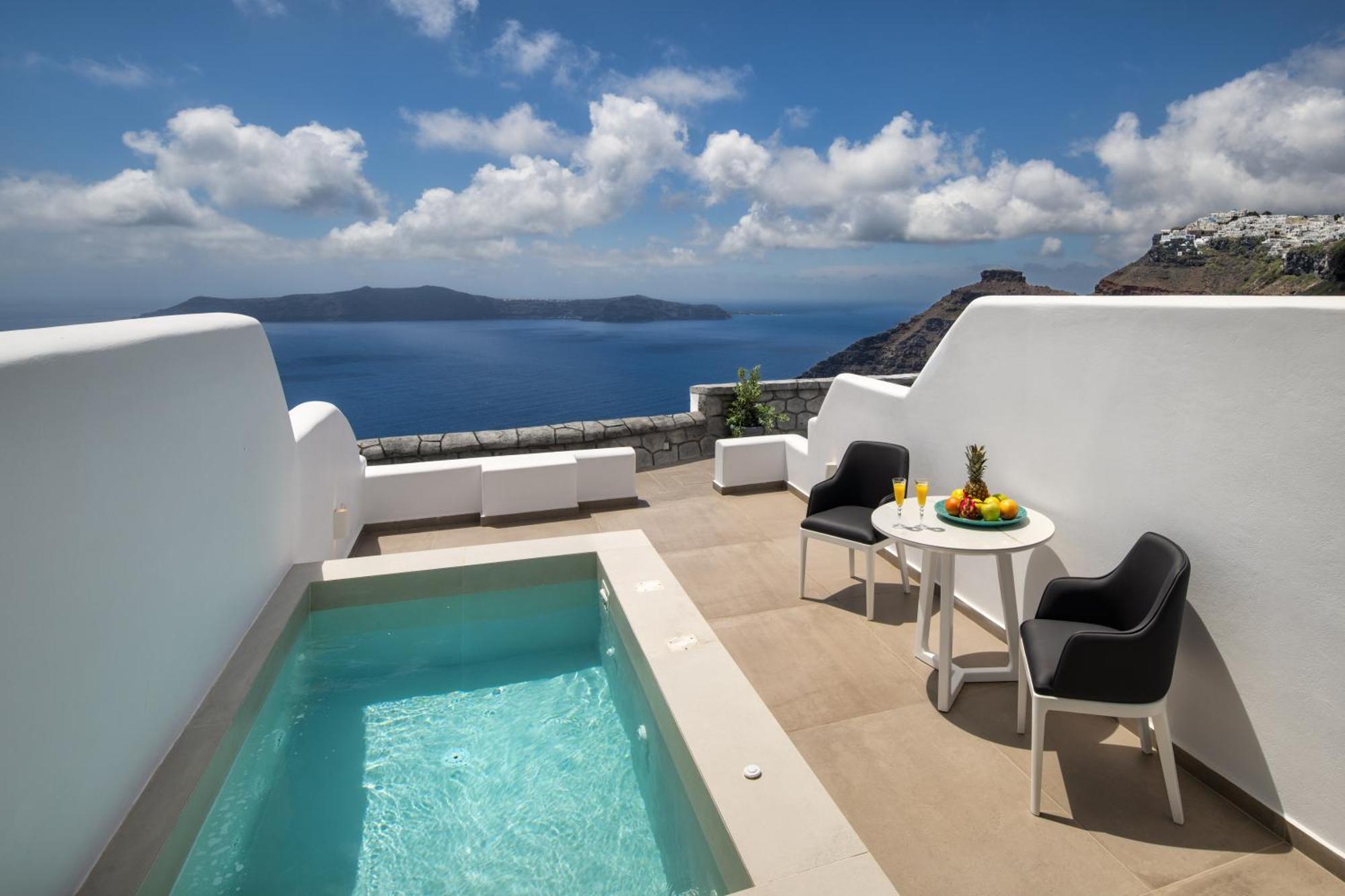 Honeymoon Suite with Outdoor Tub