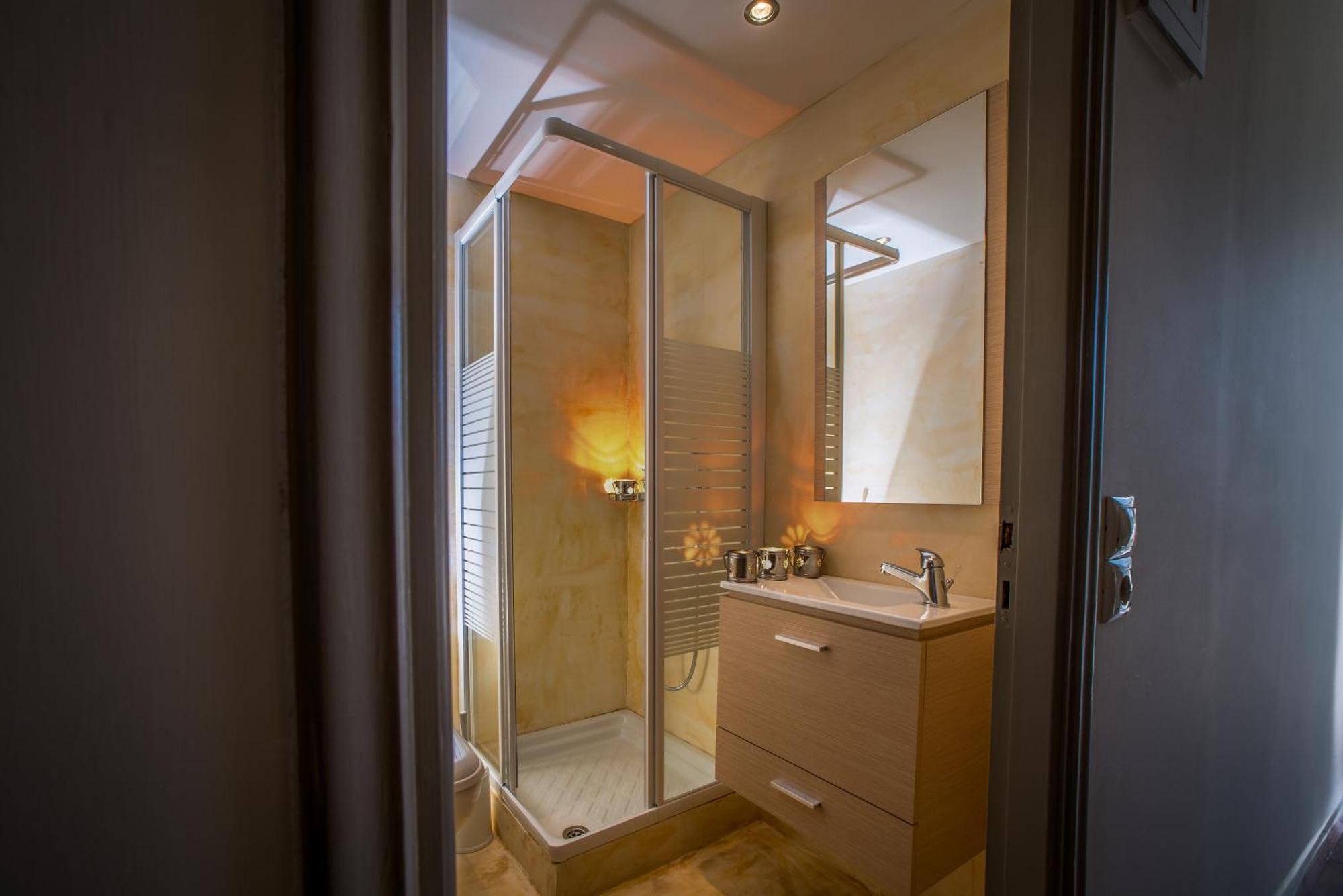 One-Bedroom Apartment (2 Adults),1558511392:JPEG