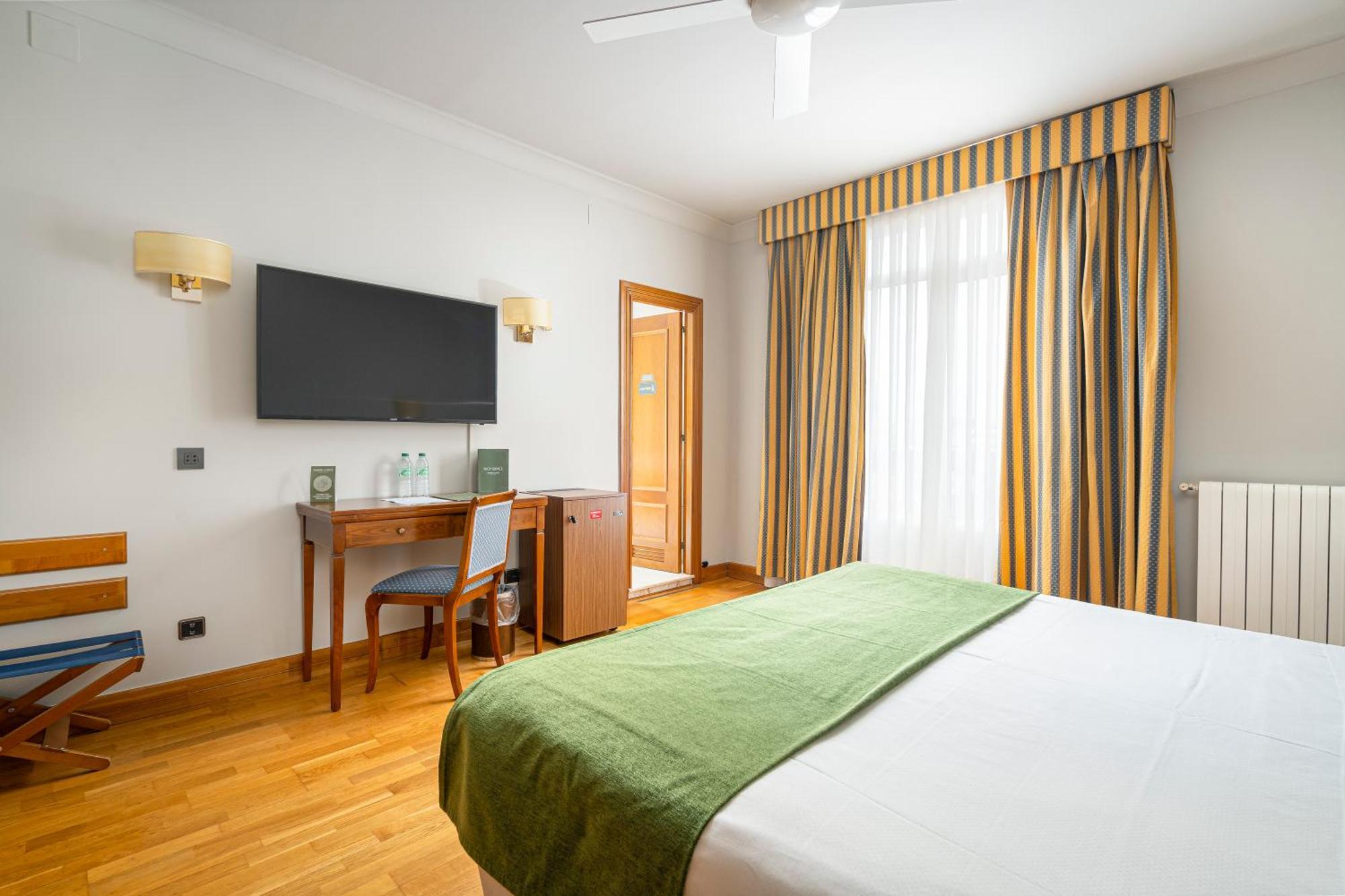 Premium Triple Room