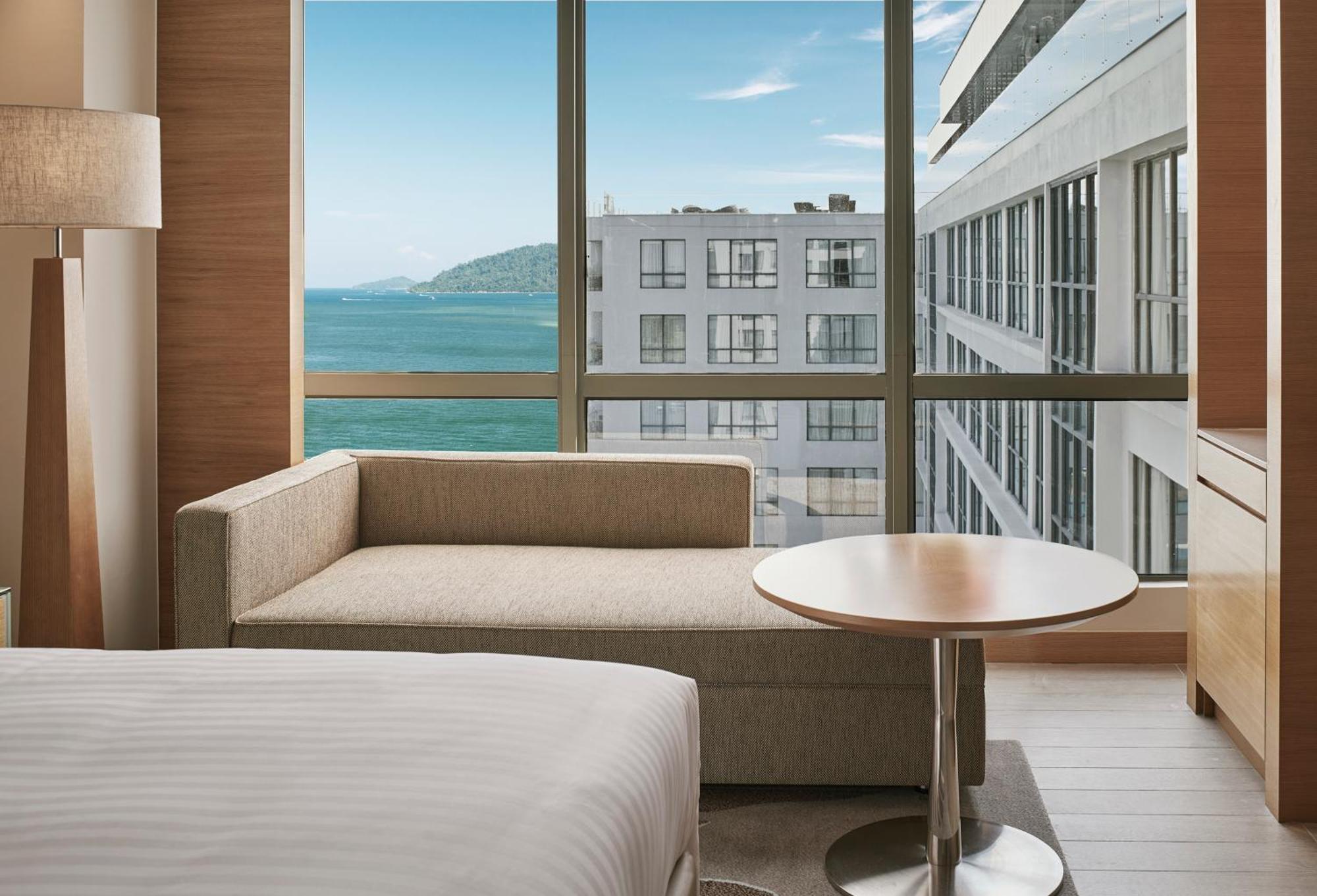 Deluxe King Room with Sea View,1586172155:JPEG