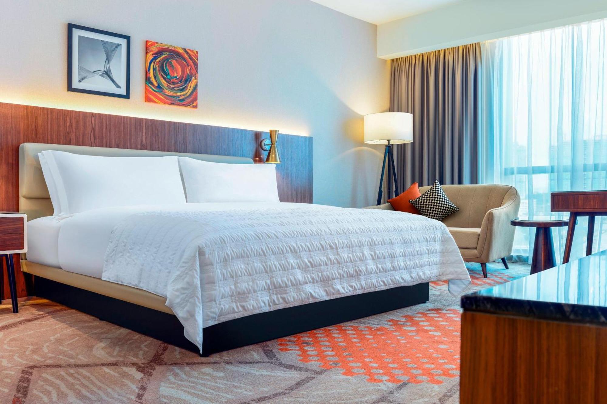 1 King Bed, Club Lounge Access, Guest Room