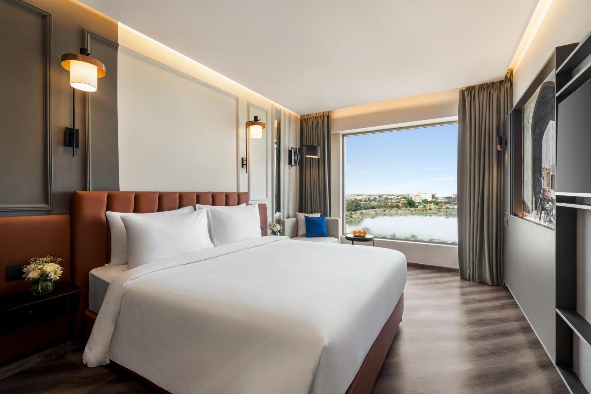 Premium King Room  - 15% Discount Food & Beverages