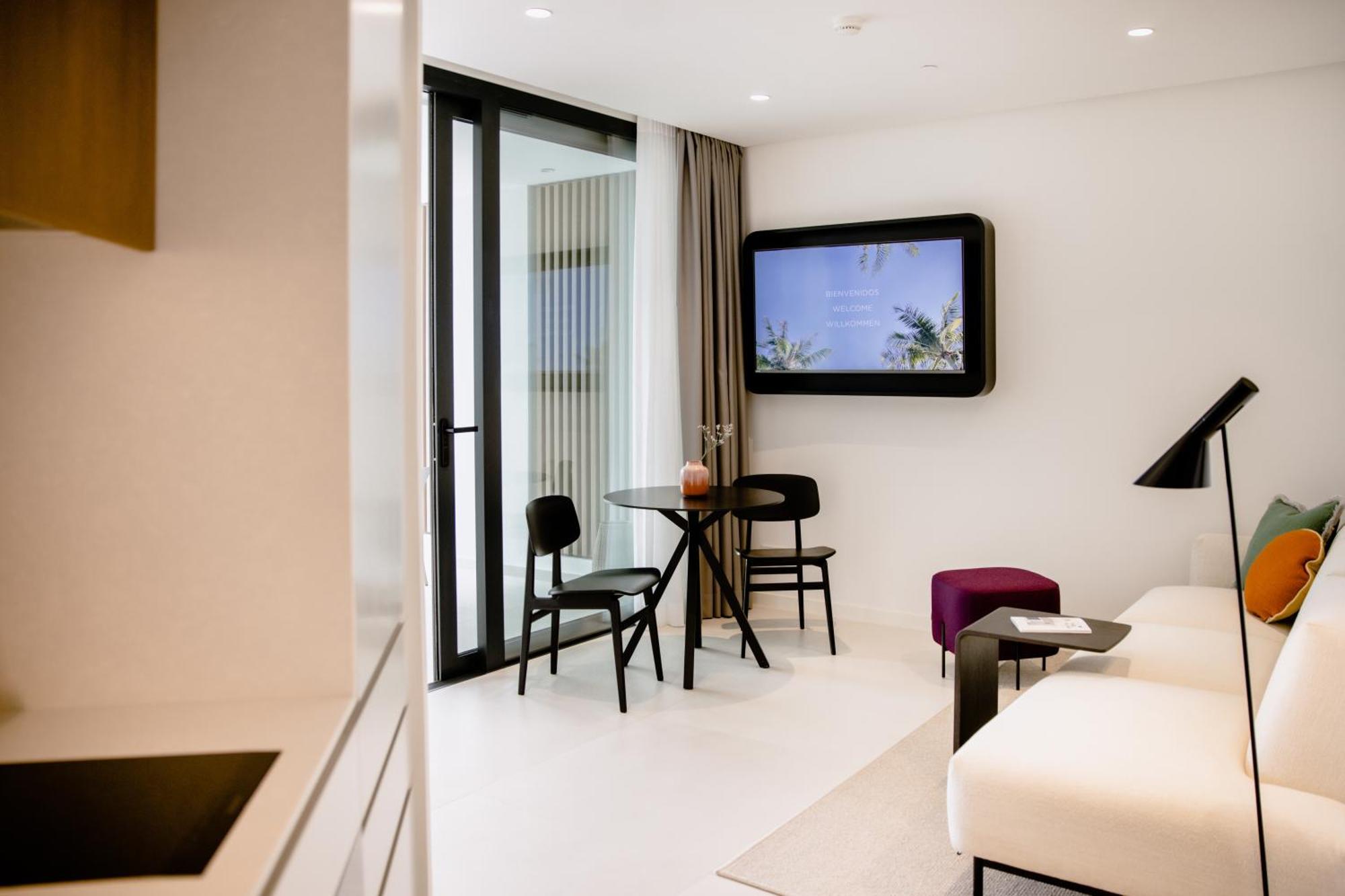 Corner Suite Sea View