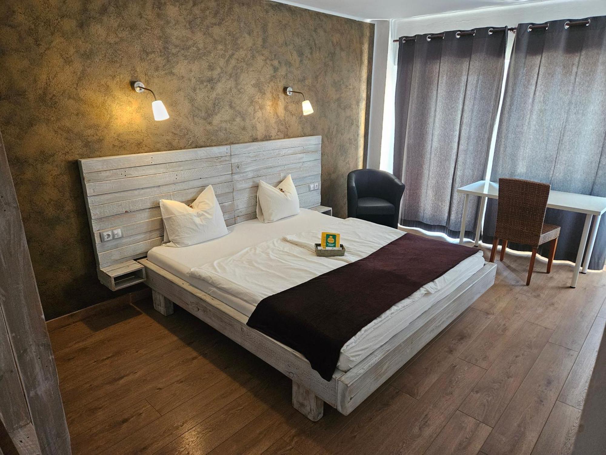 Deluxe Double Room Side Sea View,1559034892:JPEG