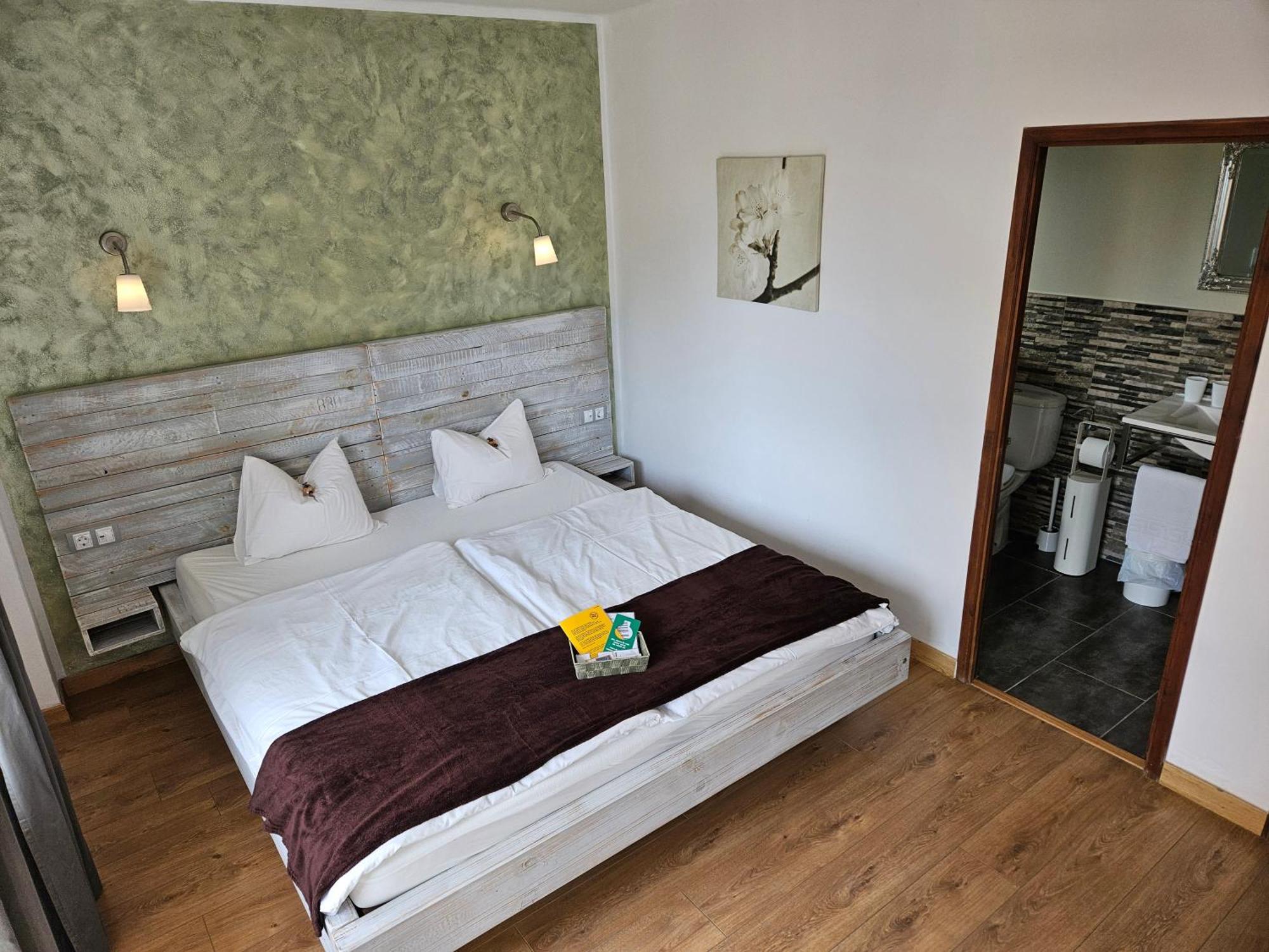 Superior Double Room,1559036179:JPEG