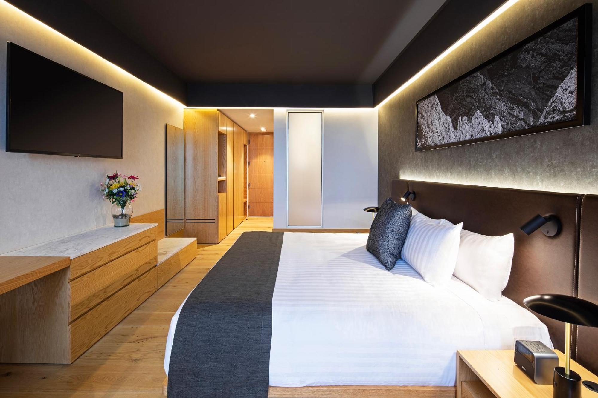 King Room with Mountain View