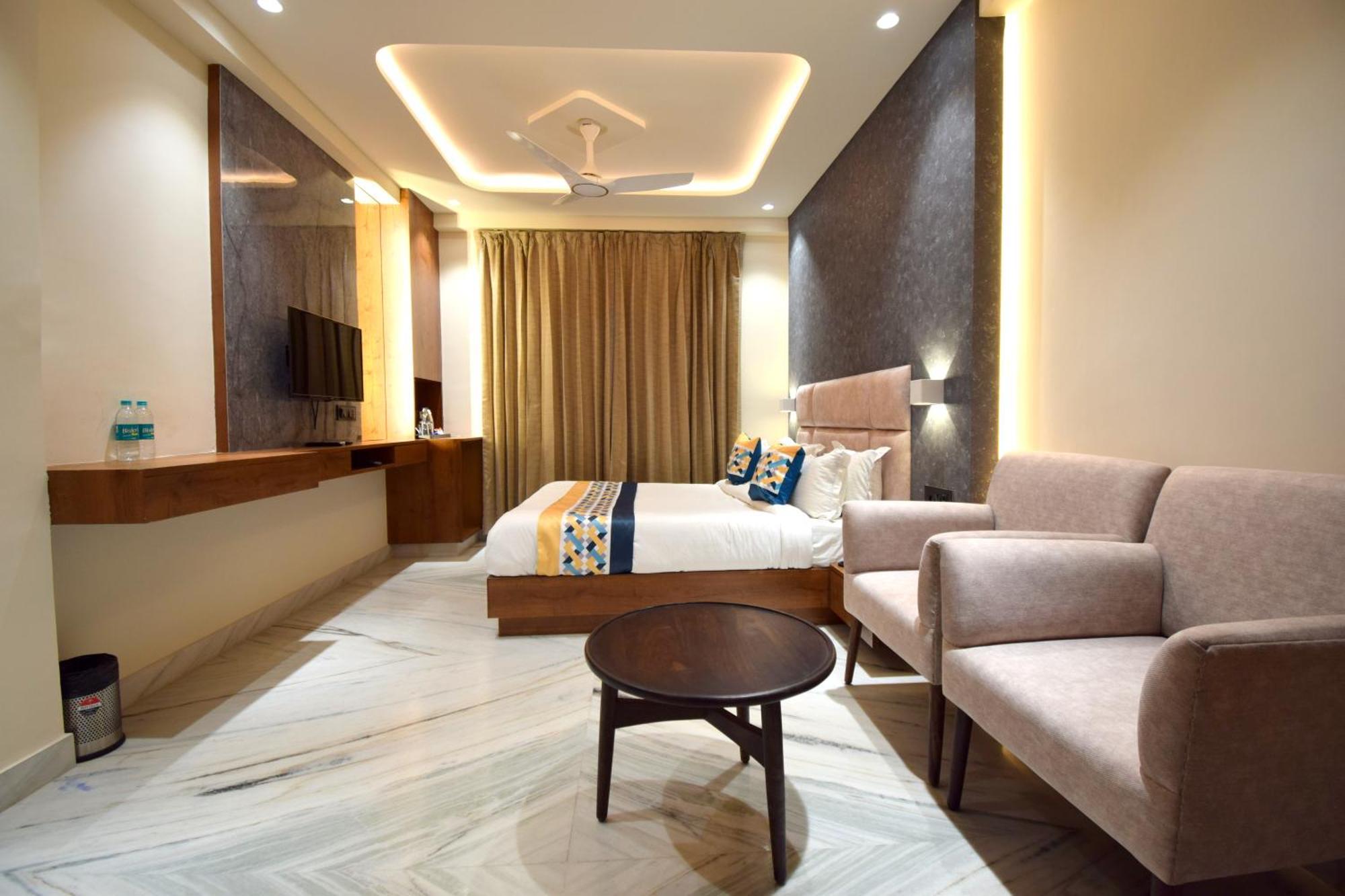 Deluxe Queen Room