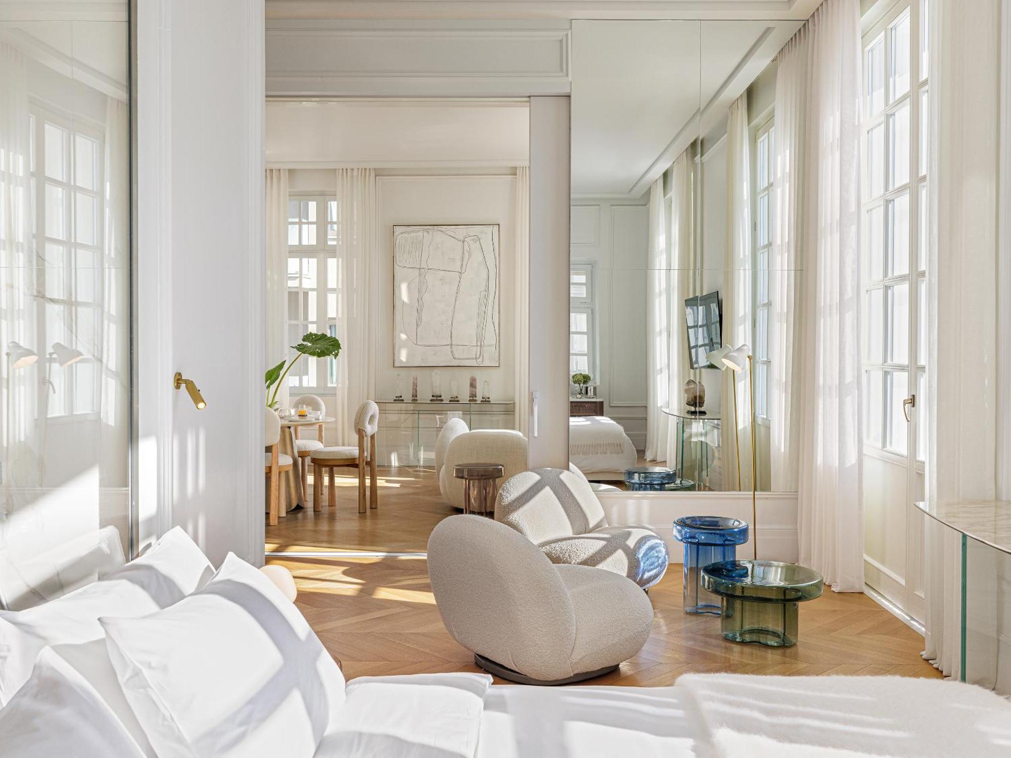 Acropolis Grand Apartment