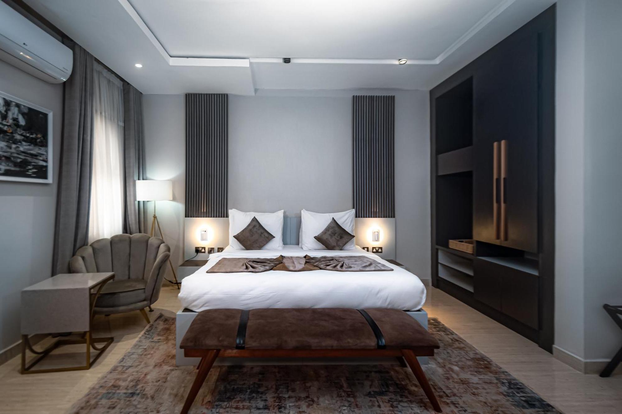 Deluxe Suite