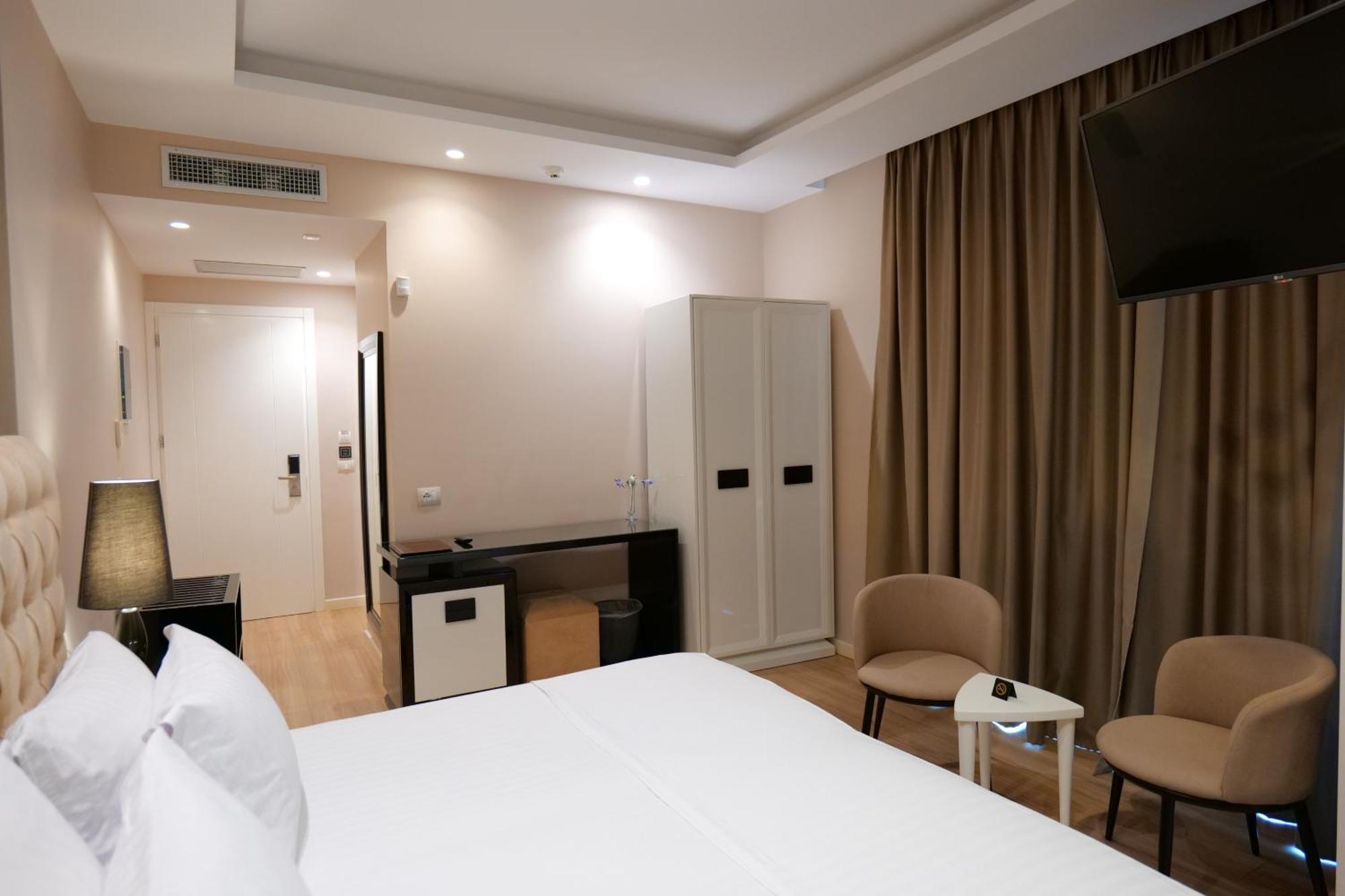 Deluxe Family Room Balcony