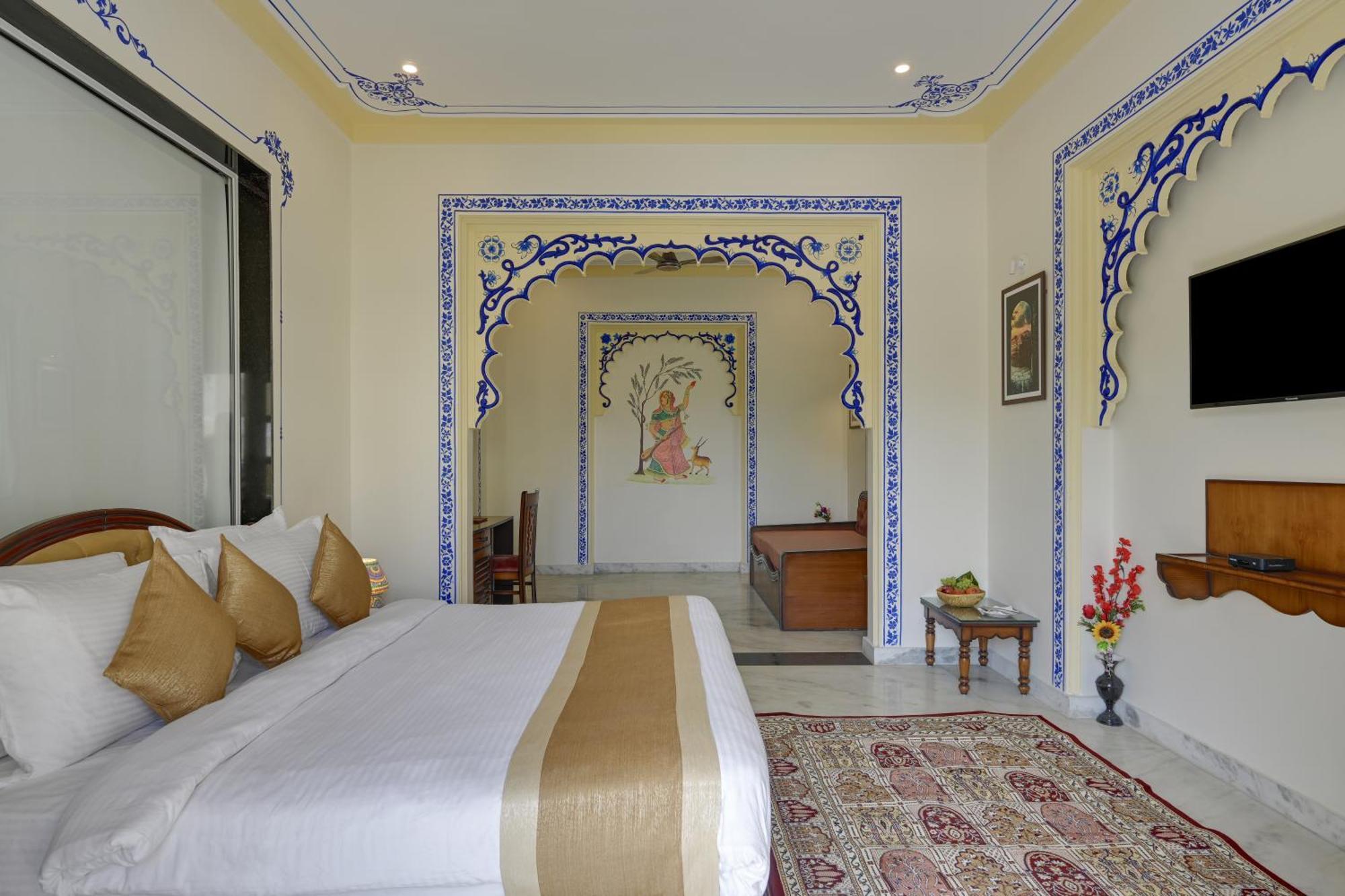 Everest Semi Suite