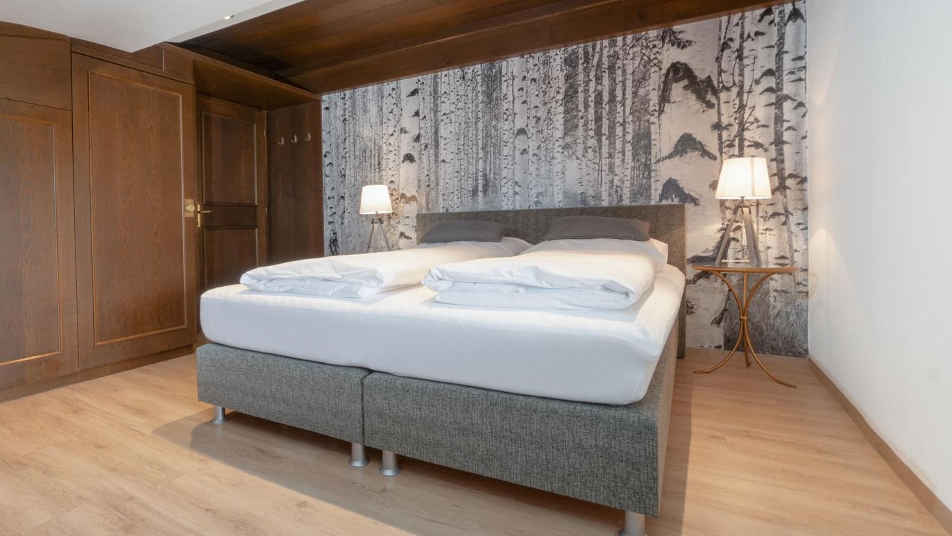 Doppelzimmer ohne Balkon und mit Dachschräge