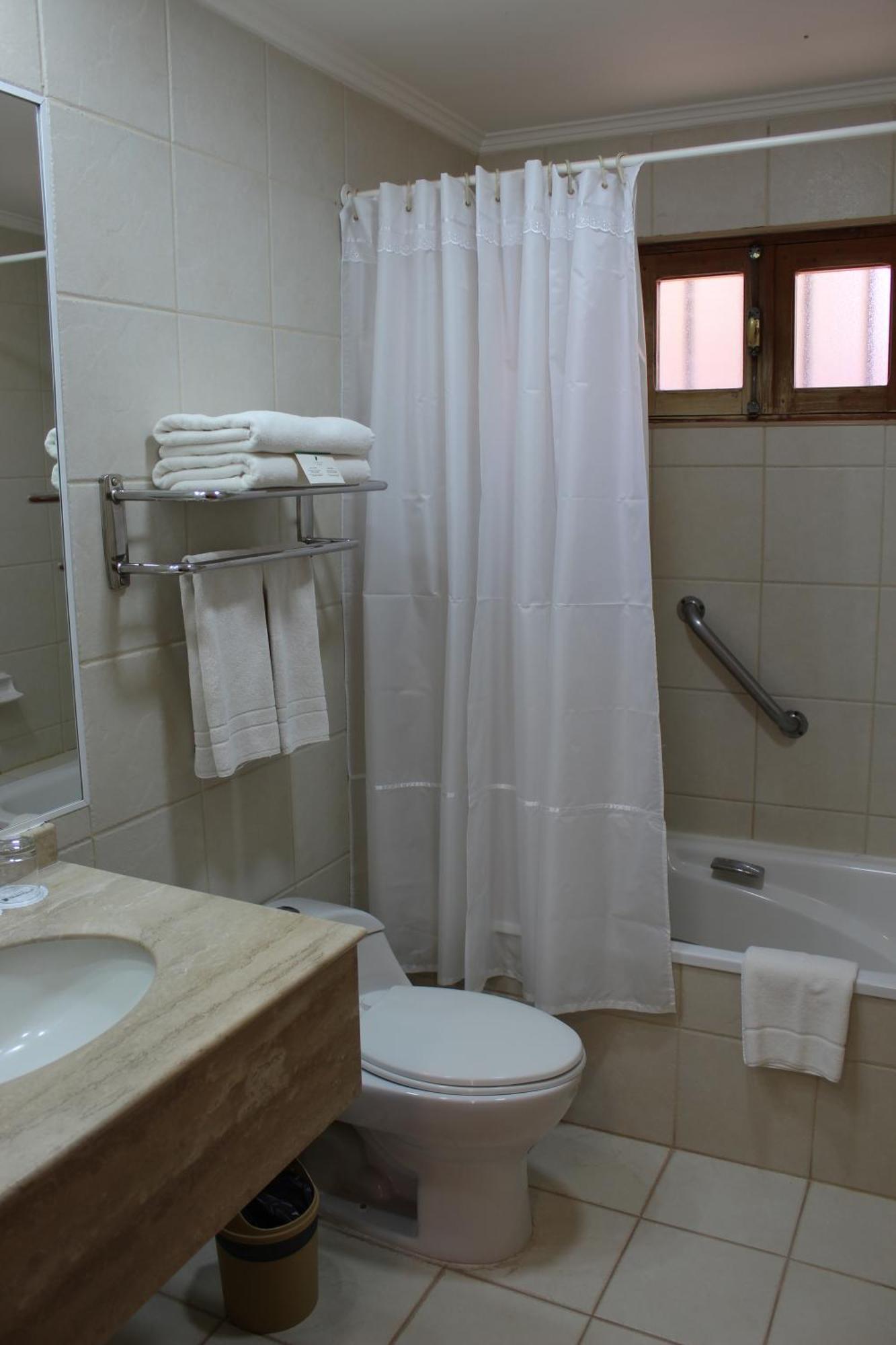 Quarto Duplo Superior com 2 Camas de Casal