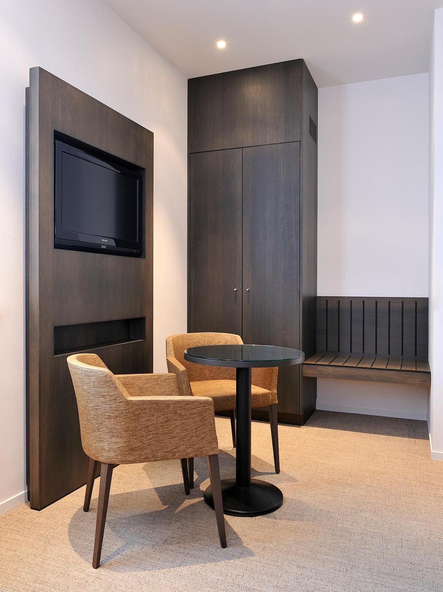 North wing room